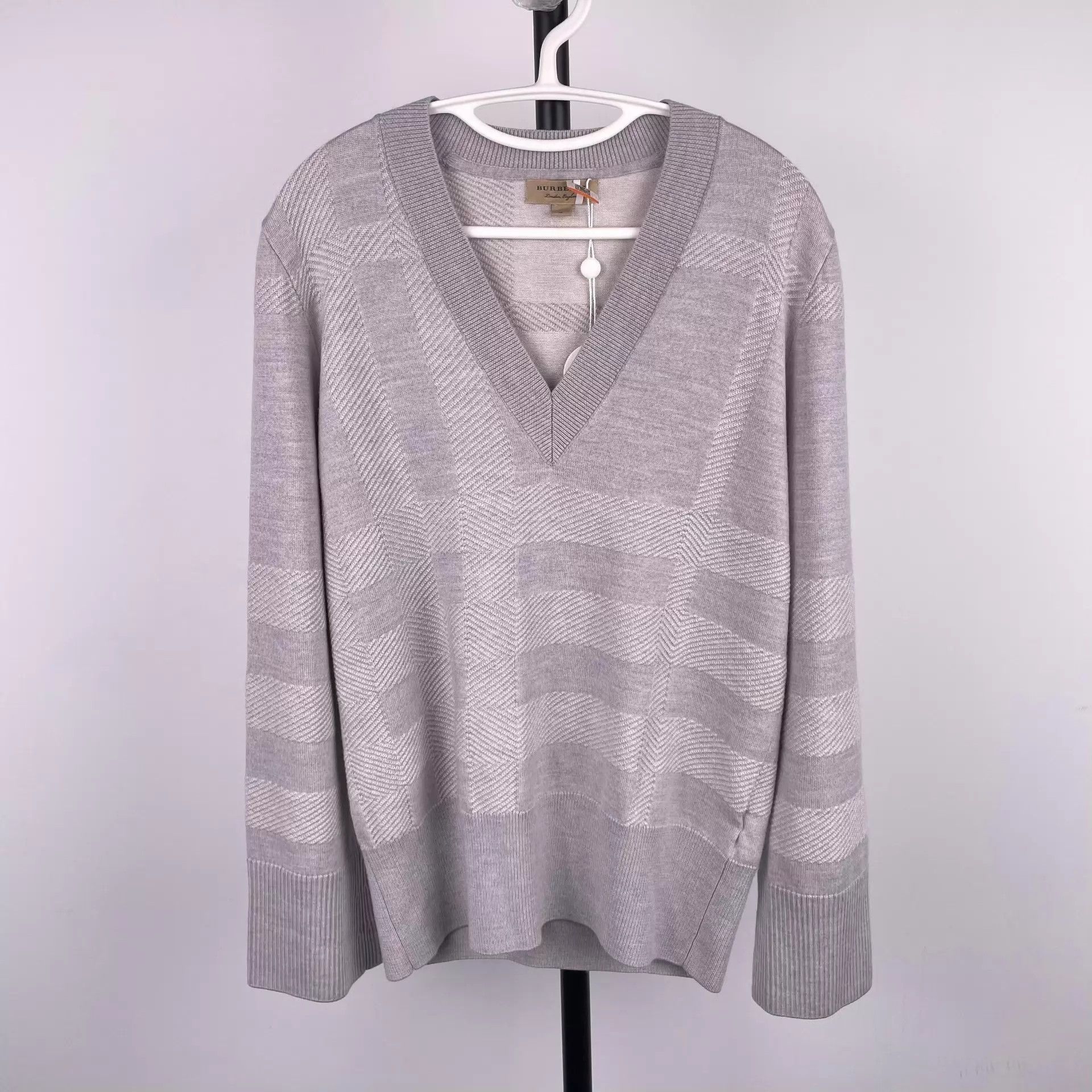 Burberry Burberry Gray M Sweater Size US M / EU 48-50 / 2 - 1 Thumbnail