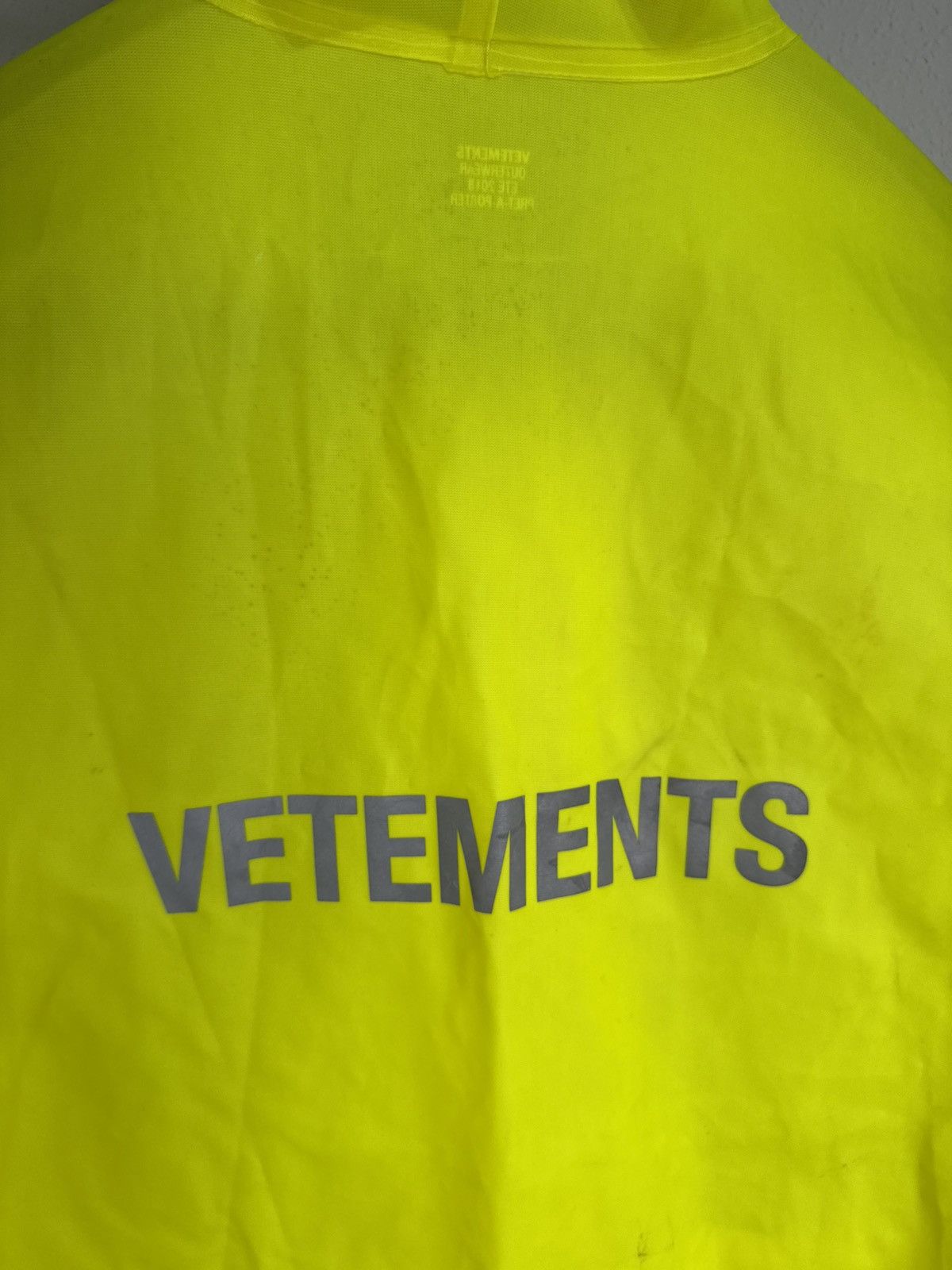Vetements Vetements SS18 Logo Raincoat Size US M / EU 48-50 / 2 - 13 Thumbnail
