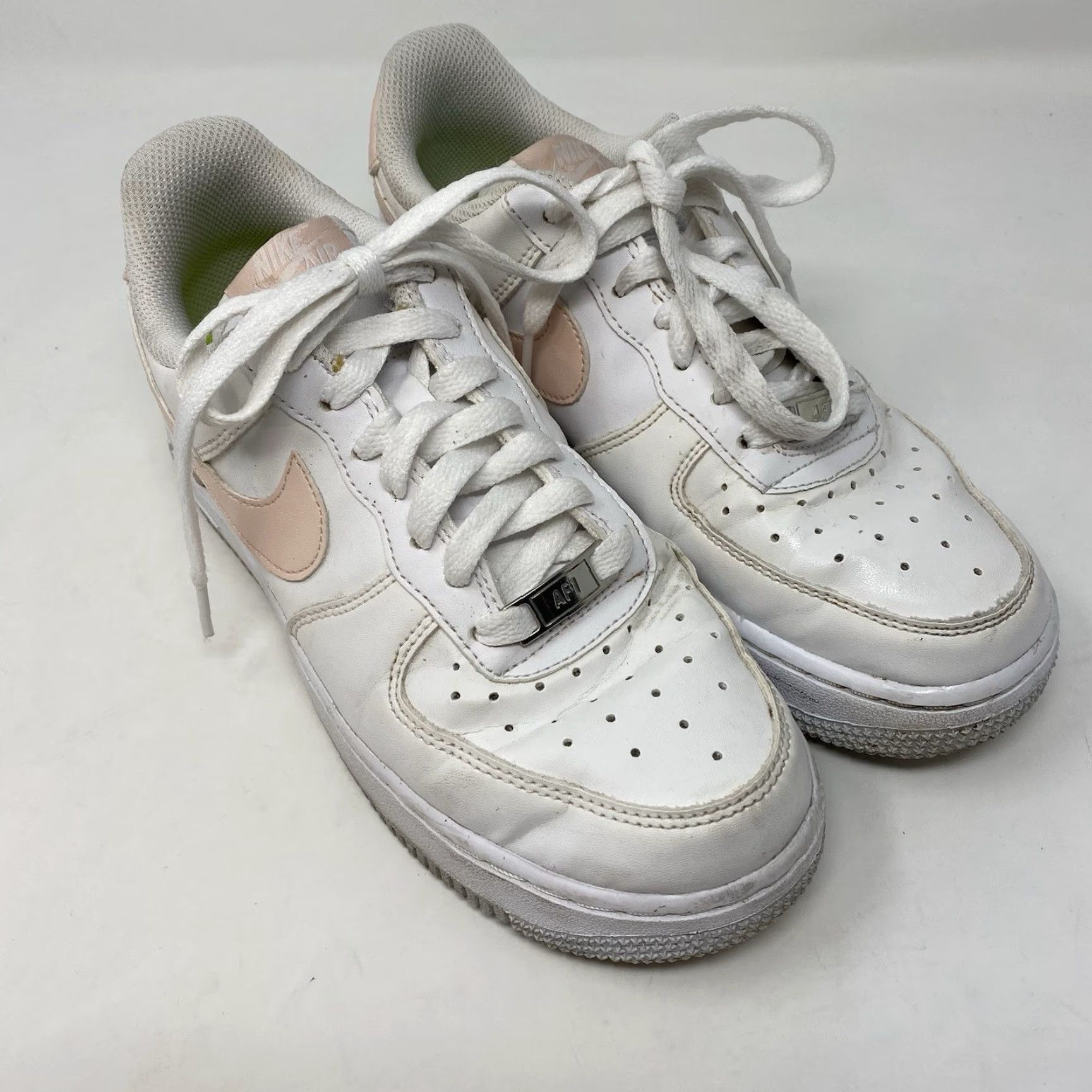 Nike Nike Air Force 1 Womens Low Top Sneakers DC9486-100 White Pink 6 Size US 6 / IT 36 - 2 Thumbnail