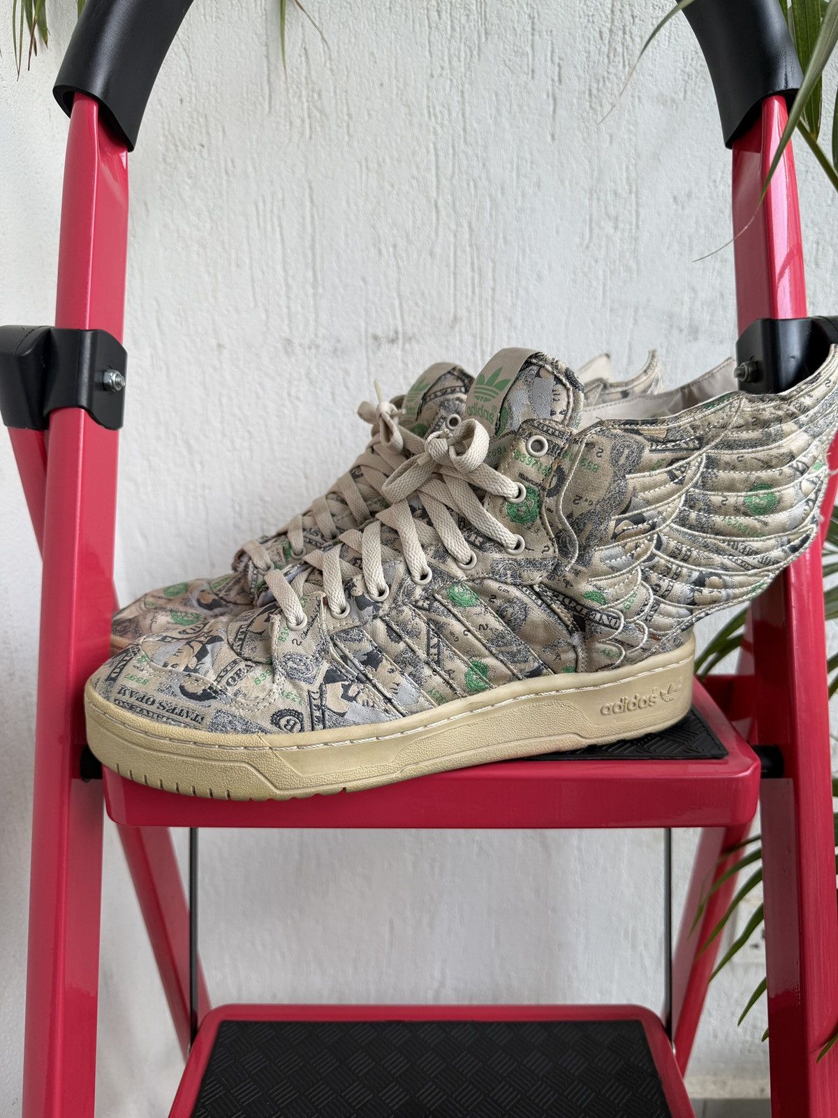 Adidas × Jeremy Scott Dollar wings sneaker Size US 9 / EU 42 - 3 Thumbnail