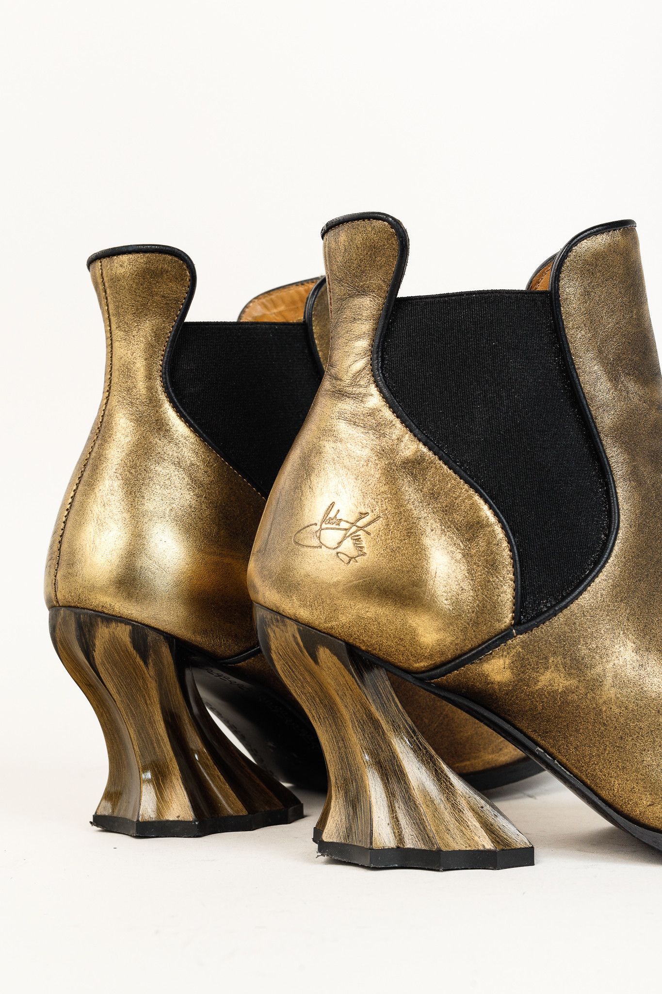 John Fluevog John Fluevog Ara Gold Vintage-Inspired Chelsea Boots Size US 7 / IT 37 - 8 Thumbnail