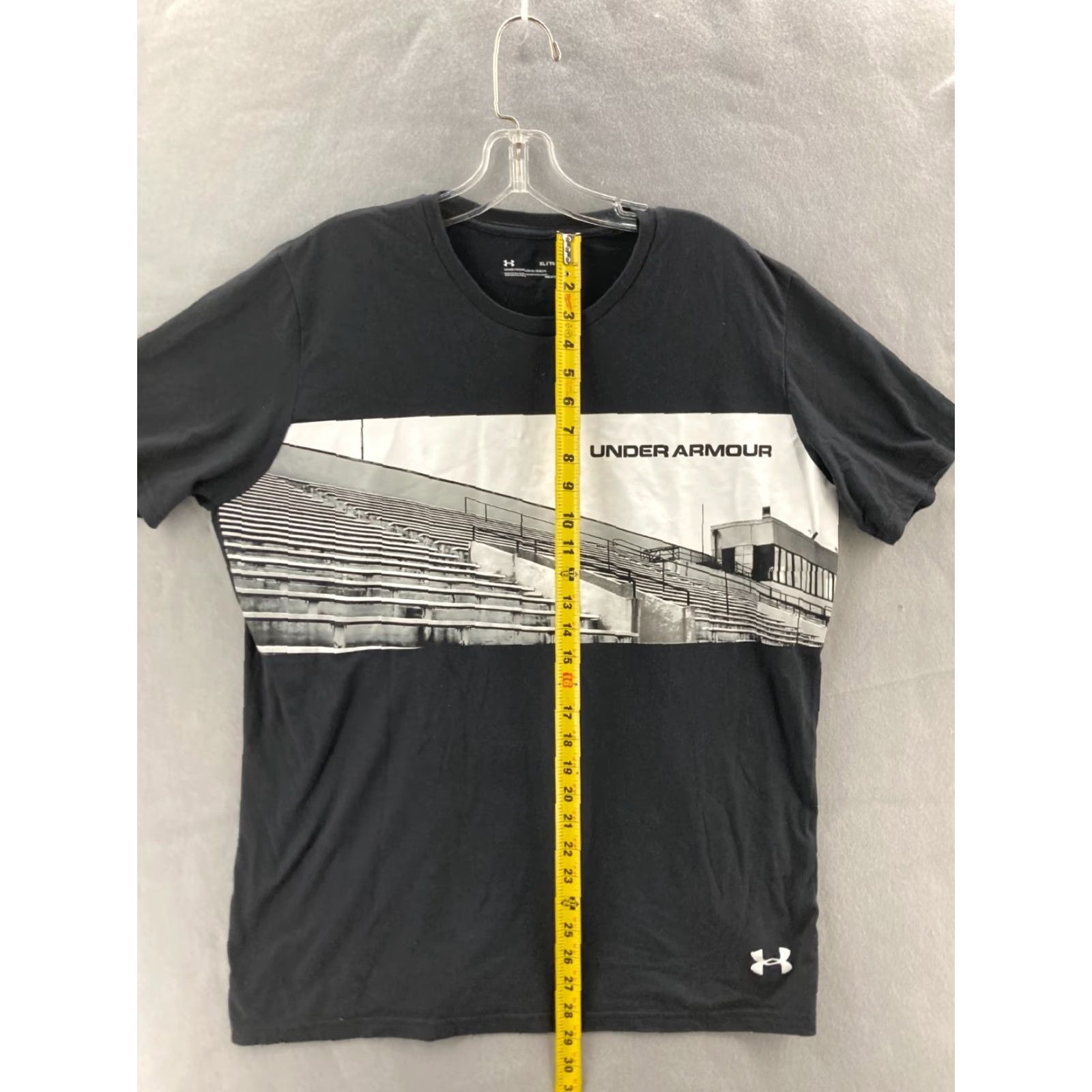 Under Armour Under Armour Shirt Mens XL Bleacher Graphic T-Shirt Black Graphic Print Crew Neck Short Sleeve Mens XL Bleacher Graphic Under Armour Shirt Size US XL / EU 56 / 4 - 4 Thumbnail