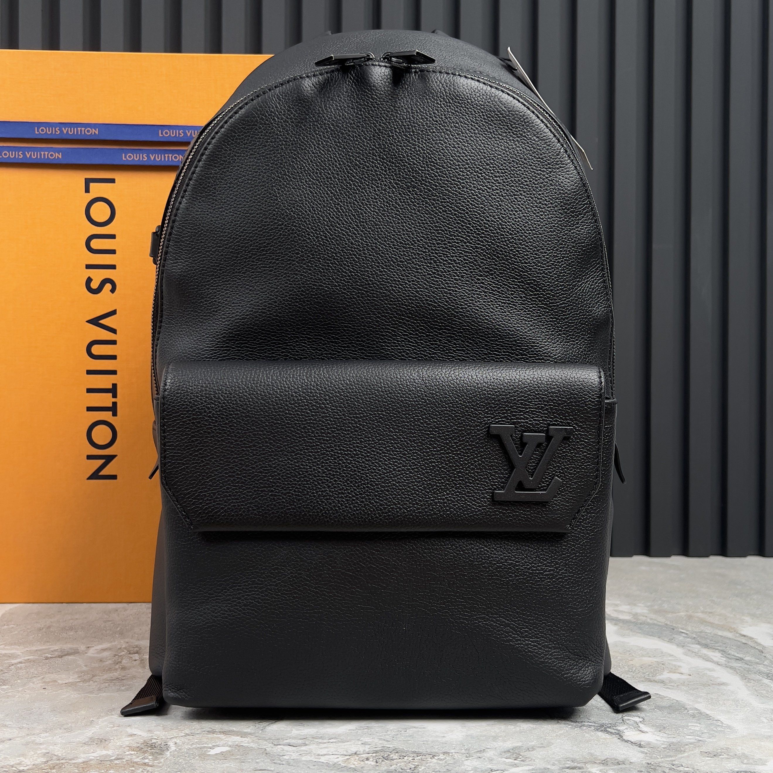 Louis Vuitton Louis Vuitton Aerogram Takeoff Backpack Grain Leather Size ONE SIZE - 1 Thumbnail