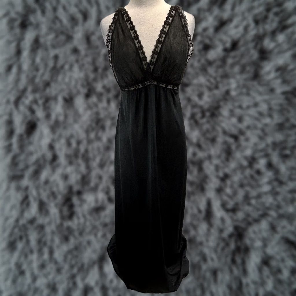 Vintage VINTAGE Deena Nightgown L Black Nylon Lace Trim USA 70s Long Women’s Vtg Made Size ONE SIZE - 1 Thumbnail