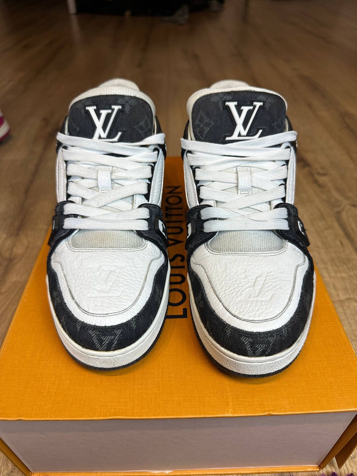 Louis Vuitton Louis Vuitton Trainer Black and White Size US 6 / EU 39 - 2 Thumbnail