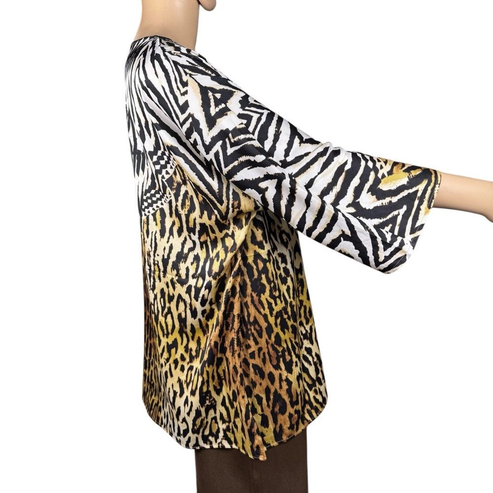 Chicos Chico's Animal Print Embellished V-neck Blouse Size 2 US L Size L / US 10 / IT 46 - 3 Thumbnail
