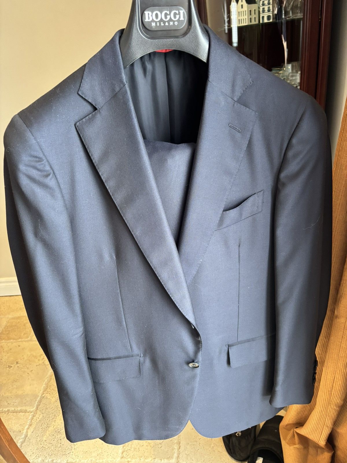 Isaia navy suit 46EU/36US drop 7