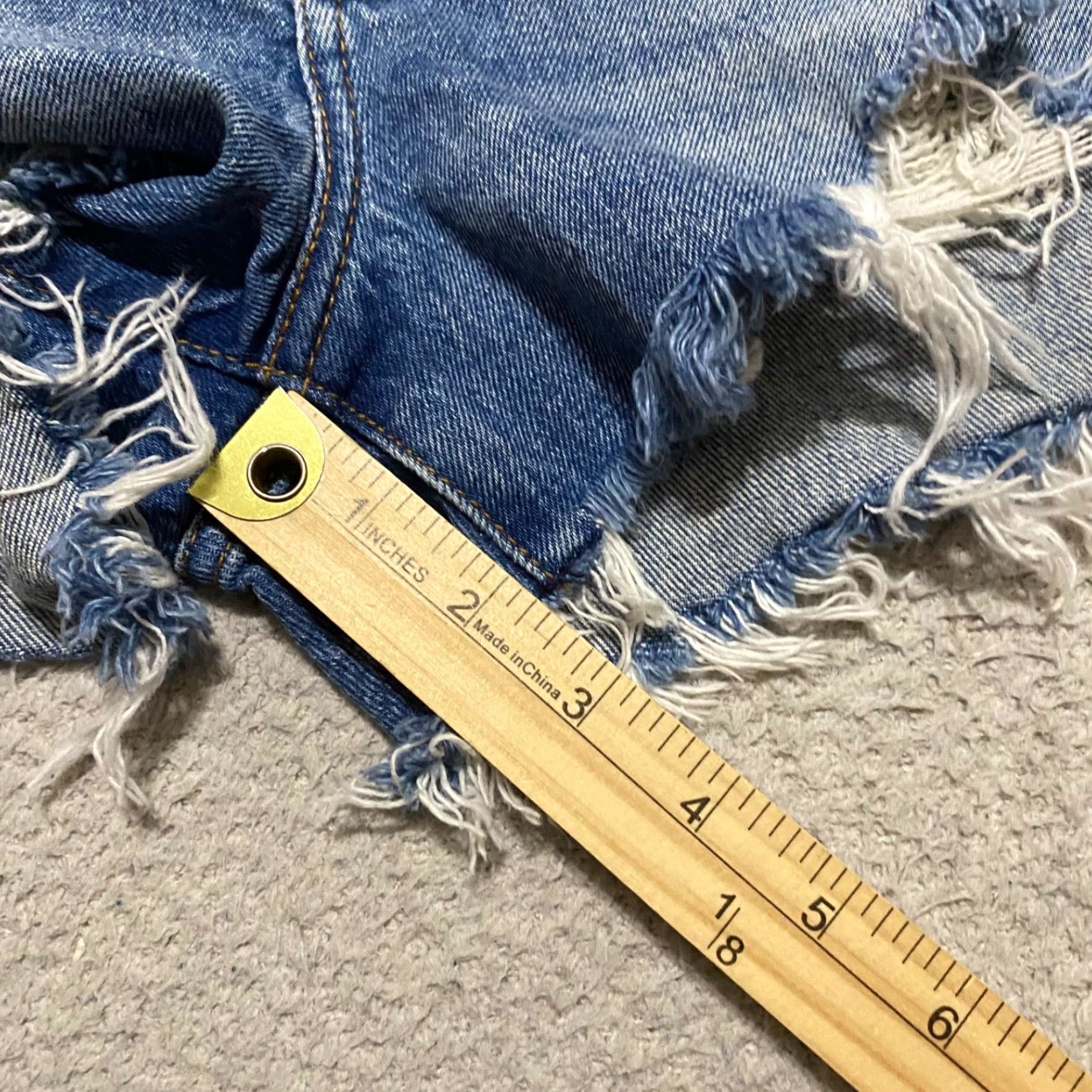 Abercrombie & Fitch Abercrombie & Fitch Womens Shorts Jeans Blue Denim Cut-Off High Rise 2 Distressed 5-Pocket Casual Summer Spring Fall Mens Womens Size 26" / US 2 / IT 38 - 5 Thumbnail