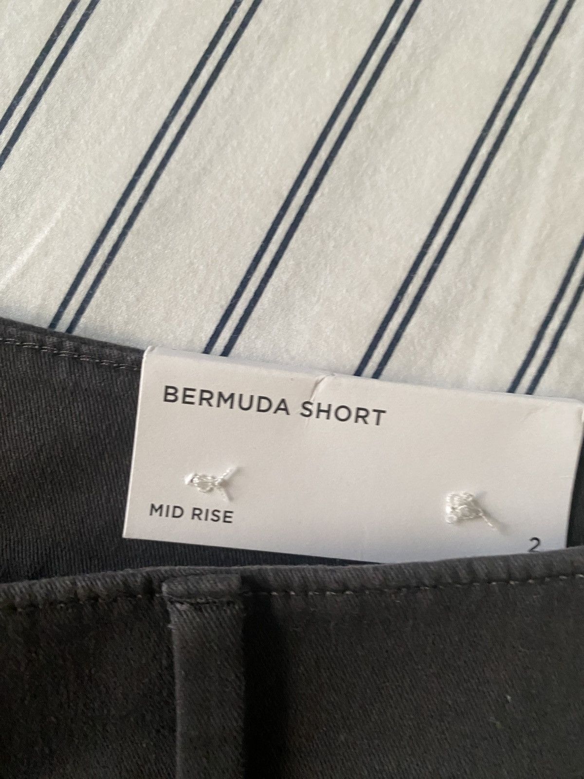 Loft Loft Mid Rise NWT Bermuda Shorts Women's 2 Dark Gray Size 26" / US 2 / IT 38 - 12 Thumbnail