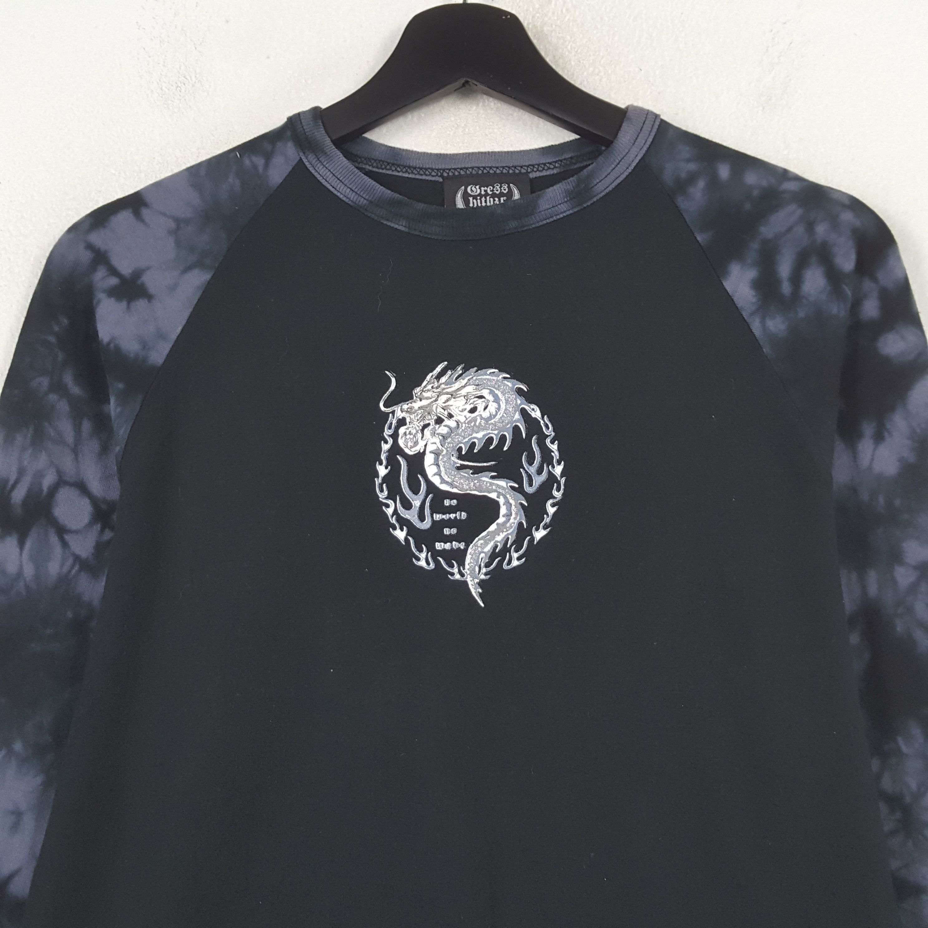 Vintage Dragon Design Streetwear Style Tshirt RR19 Size US S / EU 44-46 / 1 - 4 Thumbnail