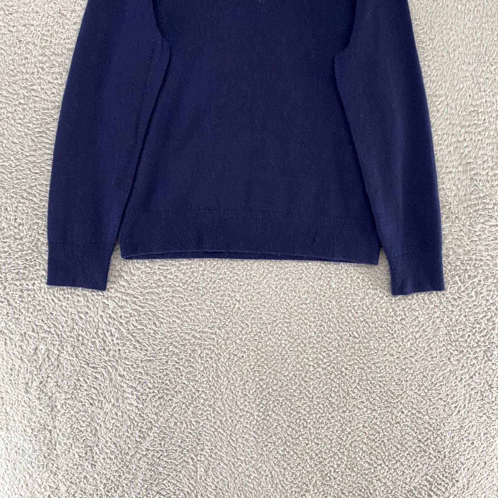 Quince Quince Cashmere Sweater Womens M Navy Blue V-Neck Quiet Luxury Soft Knit Pullover Long Sleeve Solid Knit All Seasons Lightweight Size M / US 6-8 / IT 42-44 - 3 Thumbnail