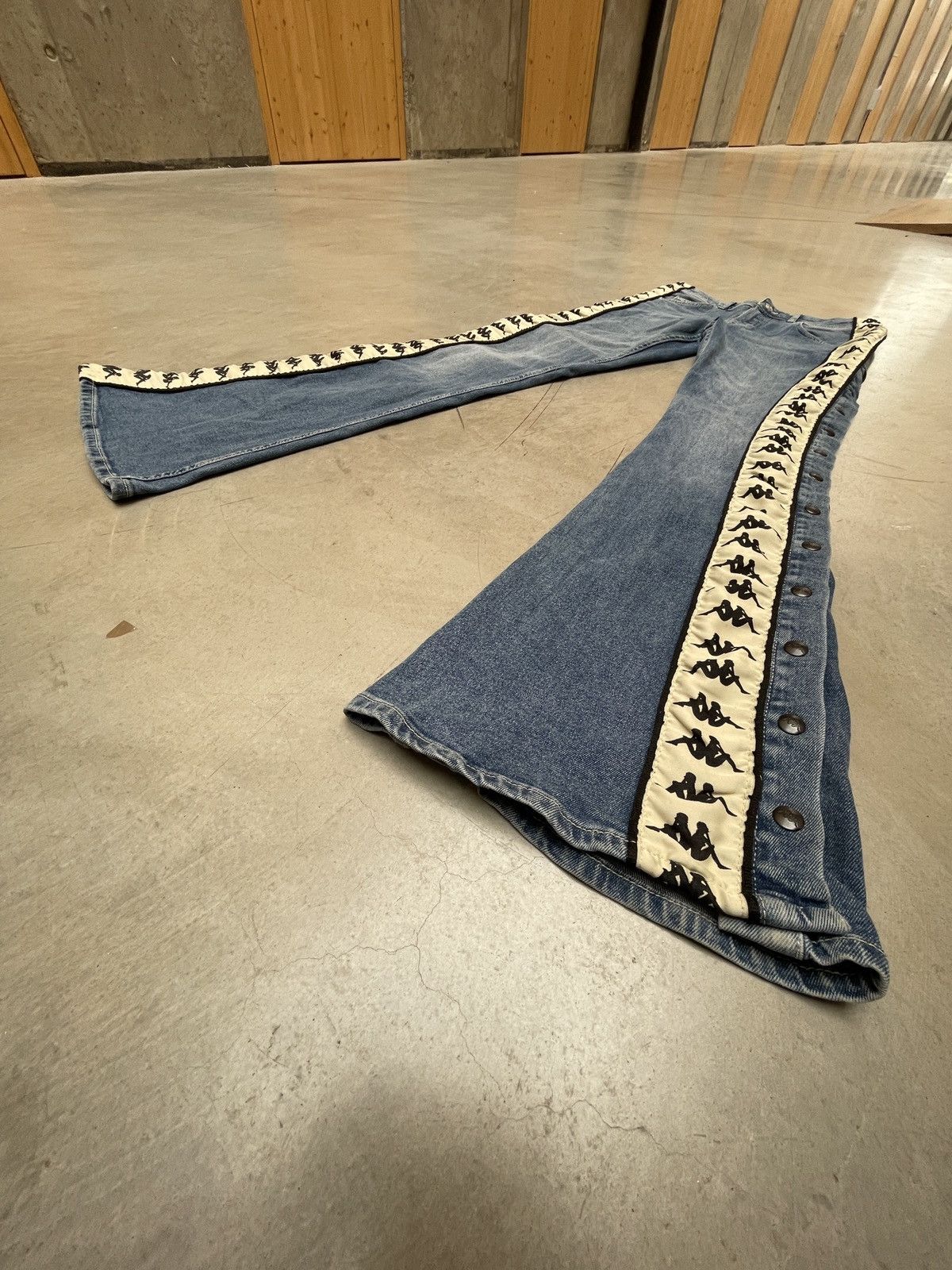 Kappa 🔥 Kappa Side Tape Snap Jeans Y2K Flare Bootcut S Size 30" / US 8 / IT 44 - 13 Thumbnail