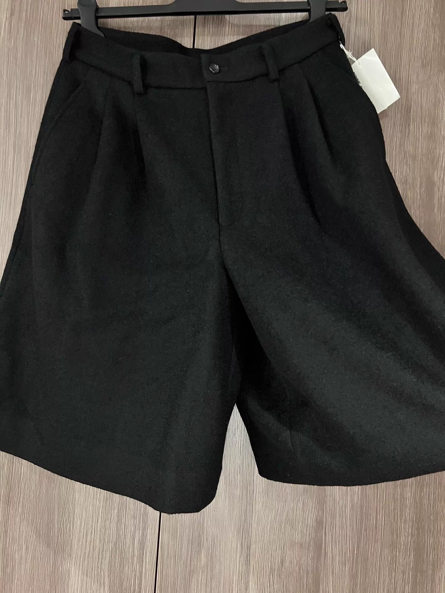 Comme des Garcons Women's CDG 2020 Wool Tweed Pleated Loose Shorts S Size US 29 - 8 Thumbnail