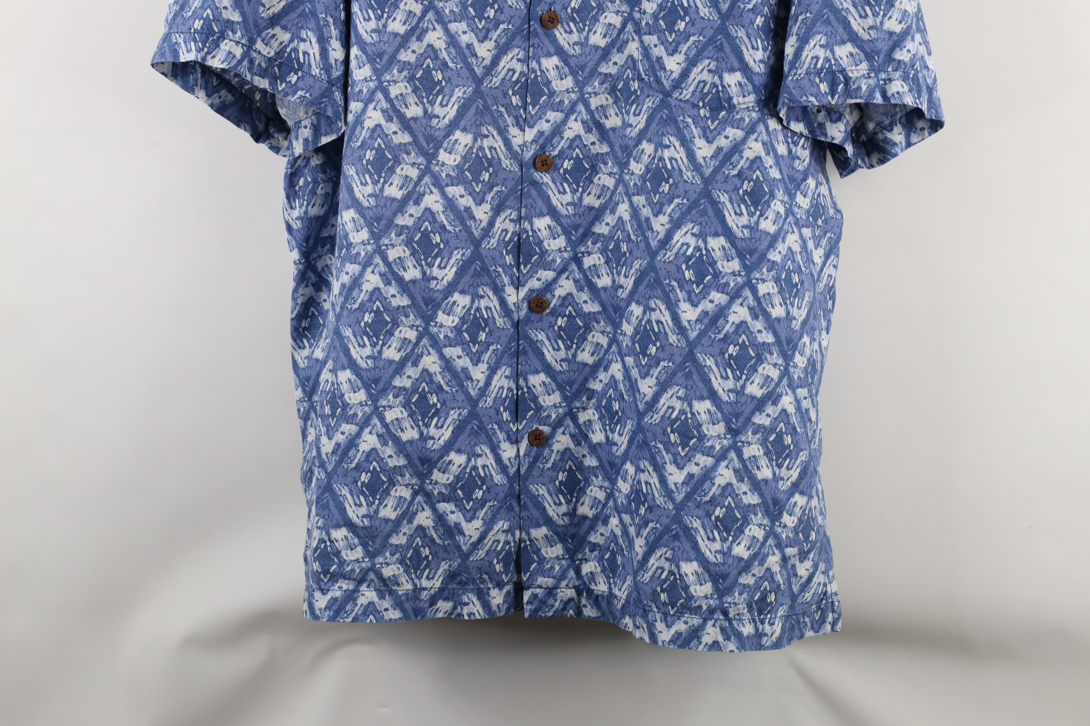 Tommy Bahama × Vintage Vintage Tommy Bahama Diamond Short Sleeve Button Shirt Size US XL / EU 56 / 4 - 3 Thumbnail