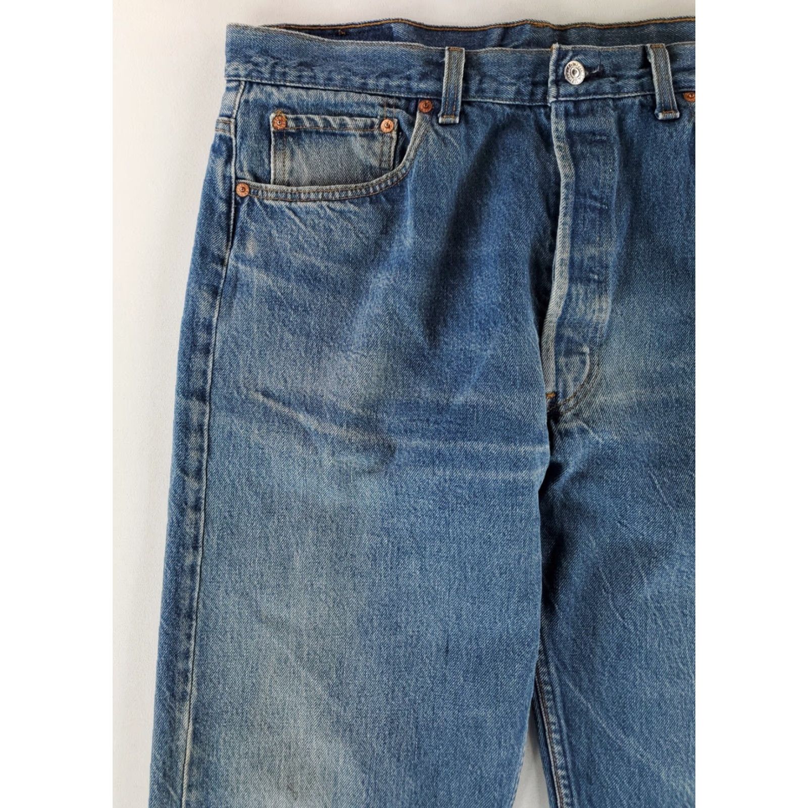 Levi's VINTAGE Levi's 501 Jeans Men Straight 36 Regular Blue Whiskering 90s 38x34 (36x32.5 Actual) Size US 36 / EU 52 - 4 Thumbnail