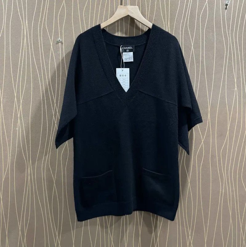 Chanel Chanel Black Wool Women's Sweater 0089 Size S / US 4 / IT 40 - 1 Thumbnail