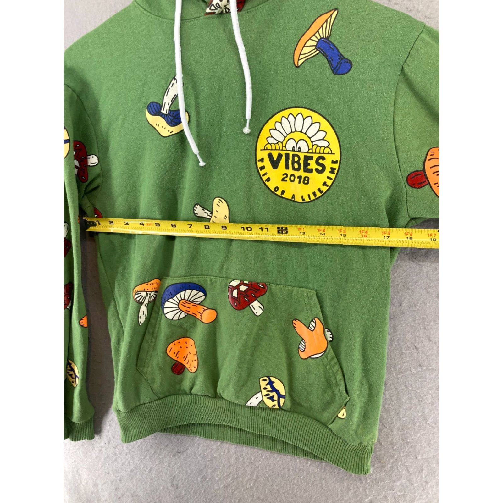 Vintage FRESH LAUNDRY Hoodie Womens Small Green V-Neck Hooded Pockets Graphic Print Mushroom 2018 Hipster Style Fall Winter 70s? Size S / US 4 / IT 40 - 2 Thumbnail