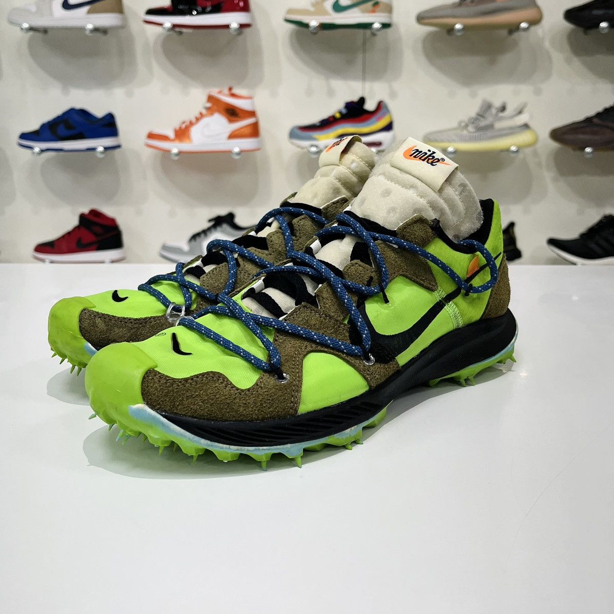 Nike × Off-White Nike Zoom Terra Kiger 5 Off-White Electric Green (W) Size US 10.5 / EU 43-44 - 1 Thumbnail
