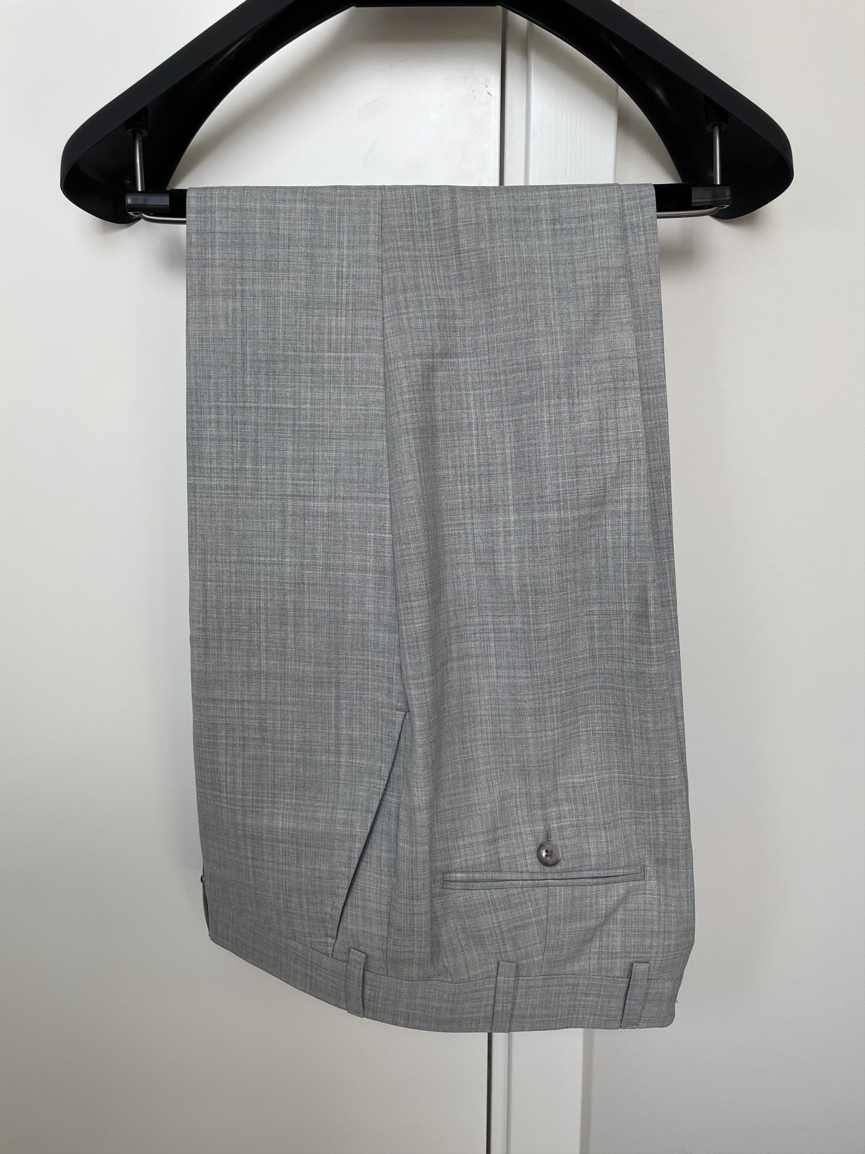 Suitsupply NWT Suitsupply light grey s120 suit, size 36R Size 36R - 3 Thumbnail