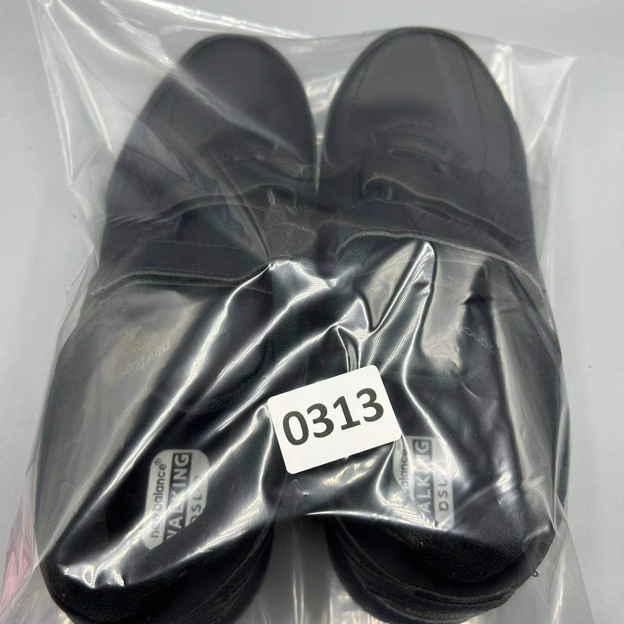 New Balance New Balance 577 Walking Leather Hook and Loop MW577VK 9 2E Size US 9 / EU 42 - 11 Thumbnail