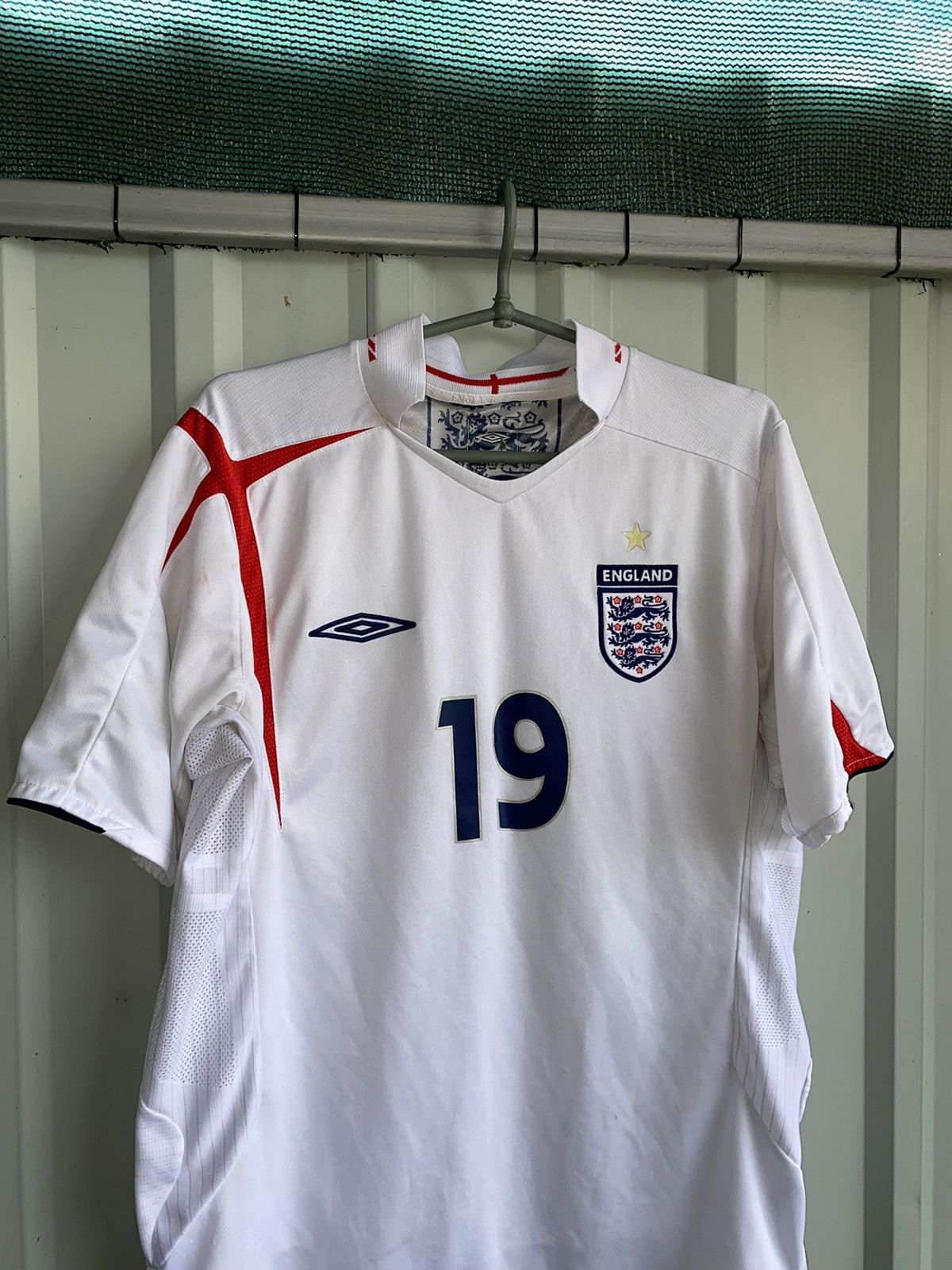 Umbro Jersey England 2005-2007 home, number 19 LENNON Size US L / EU 52-54 / 3 - 3 Thumbnail