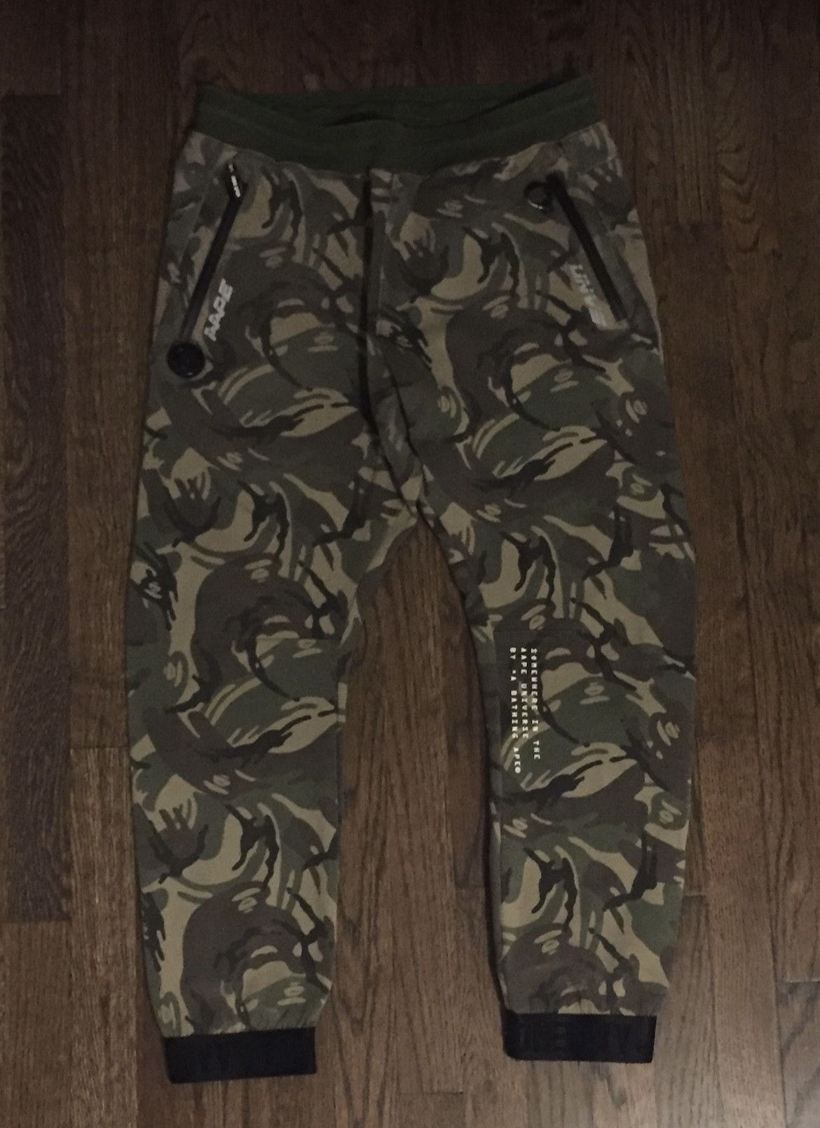 Bape Bape Aape Camo Sweatpants Size US 32 / EU 48 - 1 Thumbnail