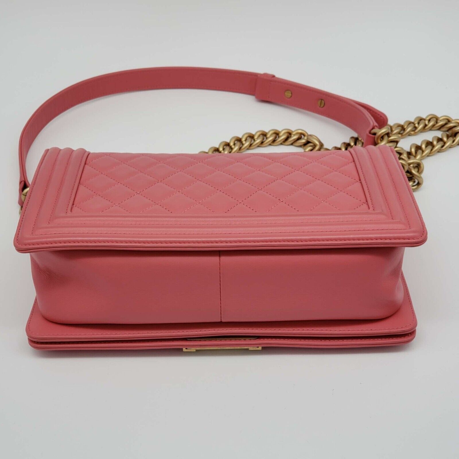 Chanel 100% Authentic CHANEL Boy Leather Shoulder Bag 2700-080524 Size ONE SIZE - 9 Thumbnail