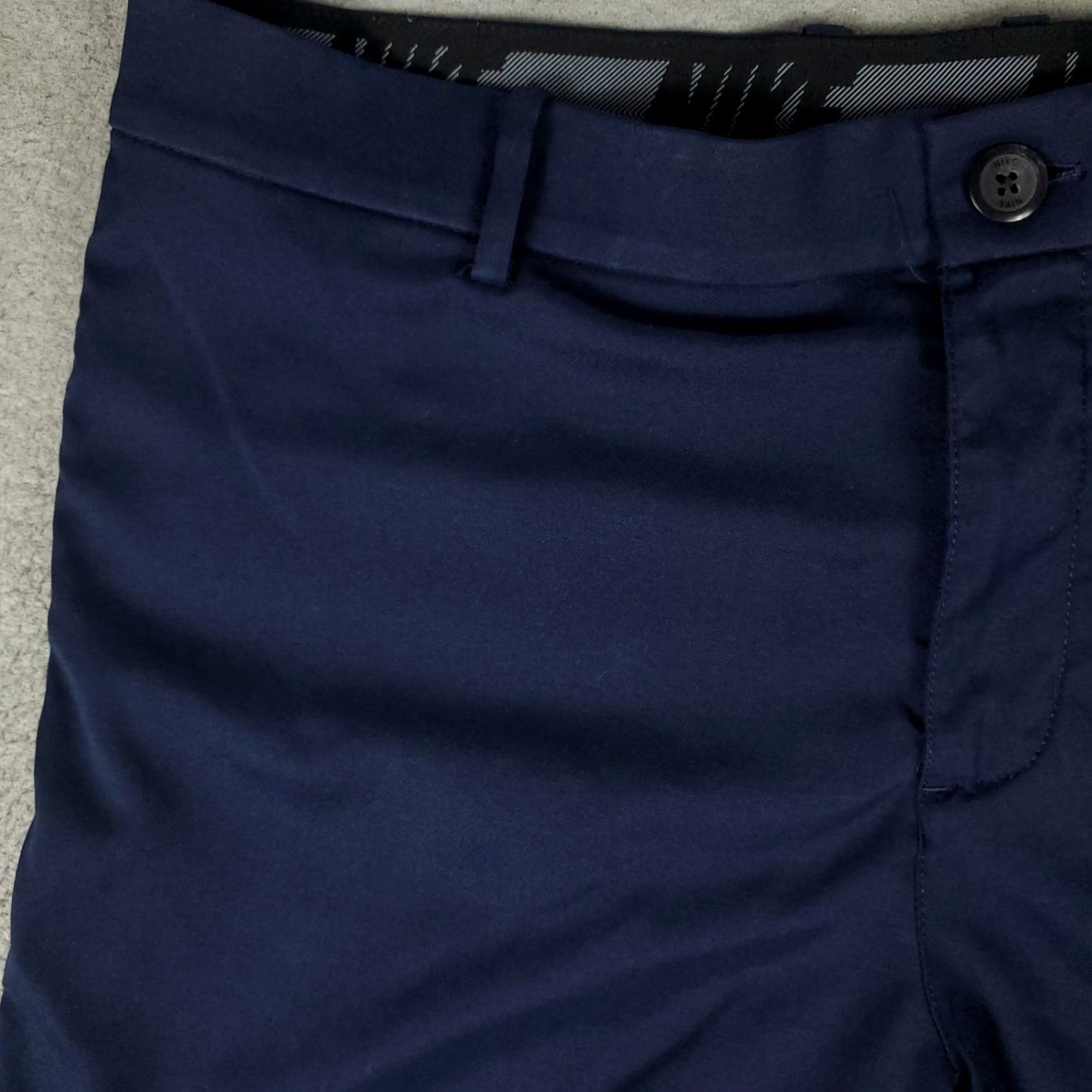 Nike Nike Shorts Mens Large Navy Blue Swoosh Golf Dri Fit Chino Flat Front Casual Performance Pockets Size US 33 - 2 Thumbnail