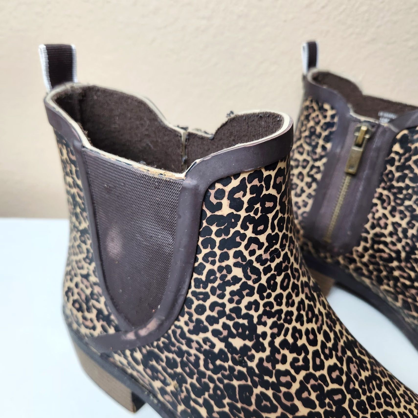 Lucky Brand VINTAGE Lucky Brand Women’s Leopard Basel Rainboot Bootie |10/42| Bootie Women’s Black Tan Brown Waterproof Side Zip Block Heel City Rain Size US 10 / IT 40 - 4 Thumbnail