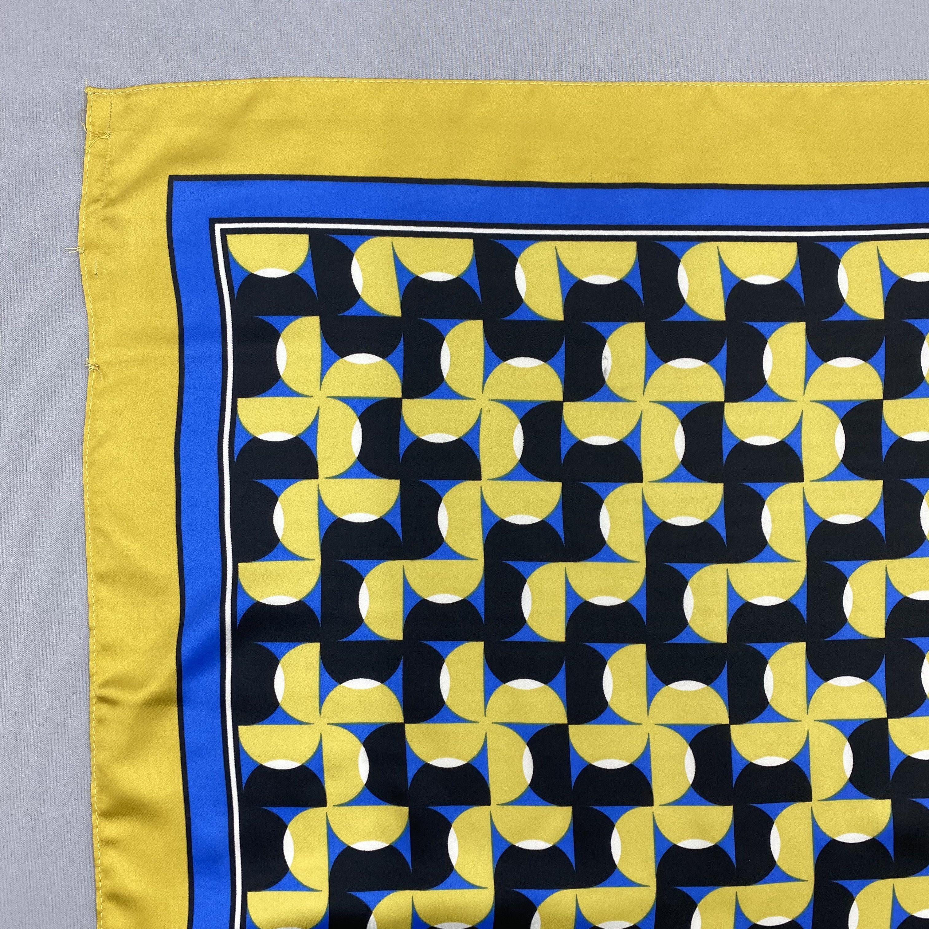 Japanese Brand Vintage Geometric Pinwheel SILK Scarf Twill Wraps Scarves Size ONE SIZE - 7 Thumbnail