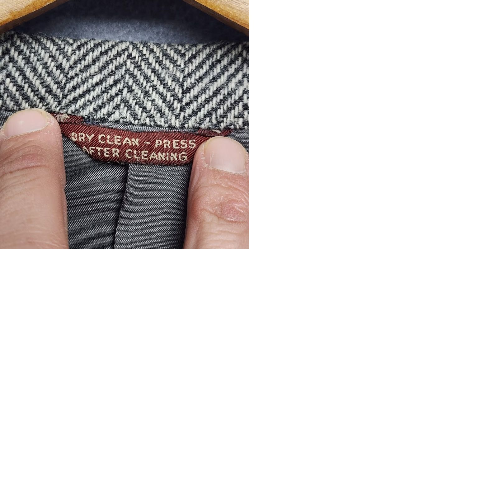 Vintage VINTAGE Redwood & Ross Sport Coat Jacket Mens Grey Tweed Herringbone Wool 42 R Size US XS / EU 42 / 0 - 10 Thumbnail