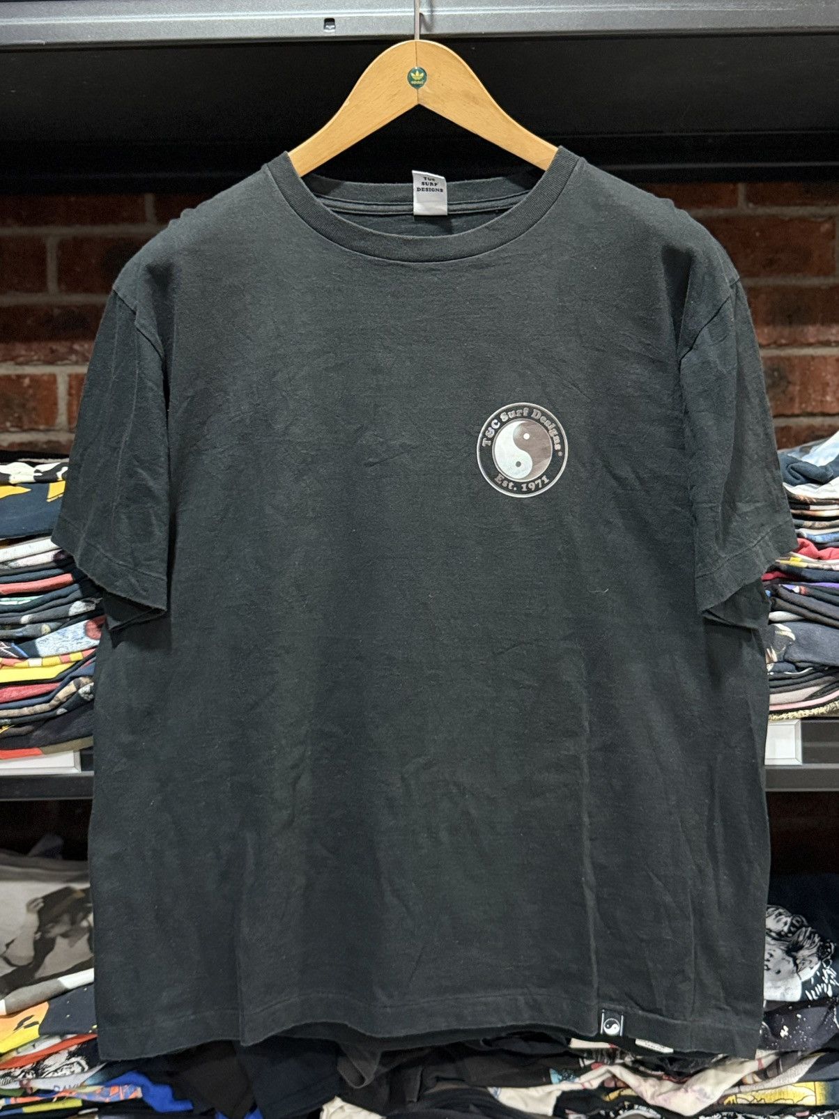 Quiksilver Vintage 90s T&C Surf Designs Yin Yang Logo Faded Tee Size US L / EU 52-54 / 3 - 2 Thumbnail