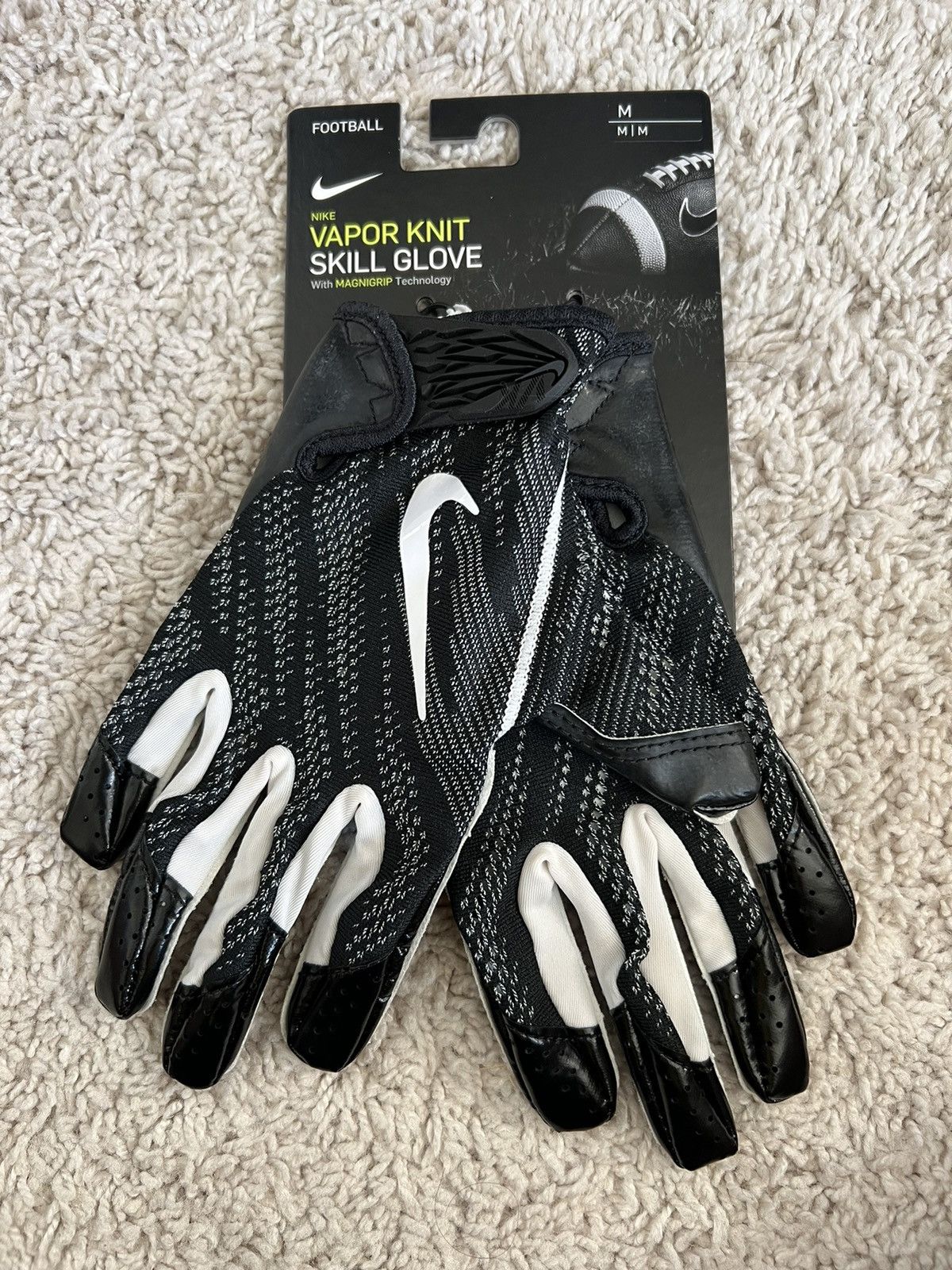 Nike Vapor Knit Skill Gloves Magnigrip Football White Black