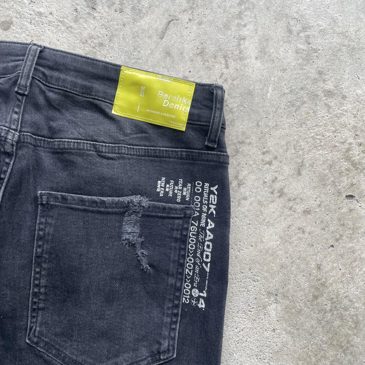 Japanese Brand Vintage Bershka Distressed Like Amiri Black Jeans Pants W32 Size US 32 / EU 48 - 8 Thumbnail