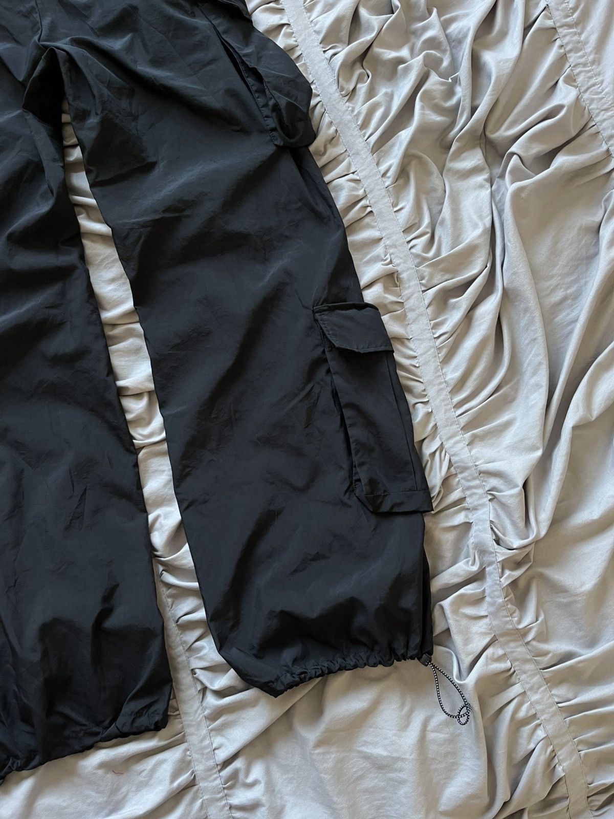 Japanese Brand Vintage Nylon Cargo Pants Baggy Wide Japanese Y2K Size US 32 / EU 48 - 8 Thumbnail