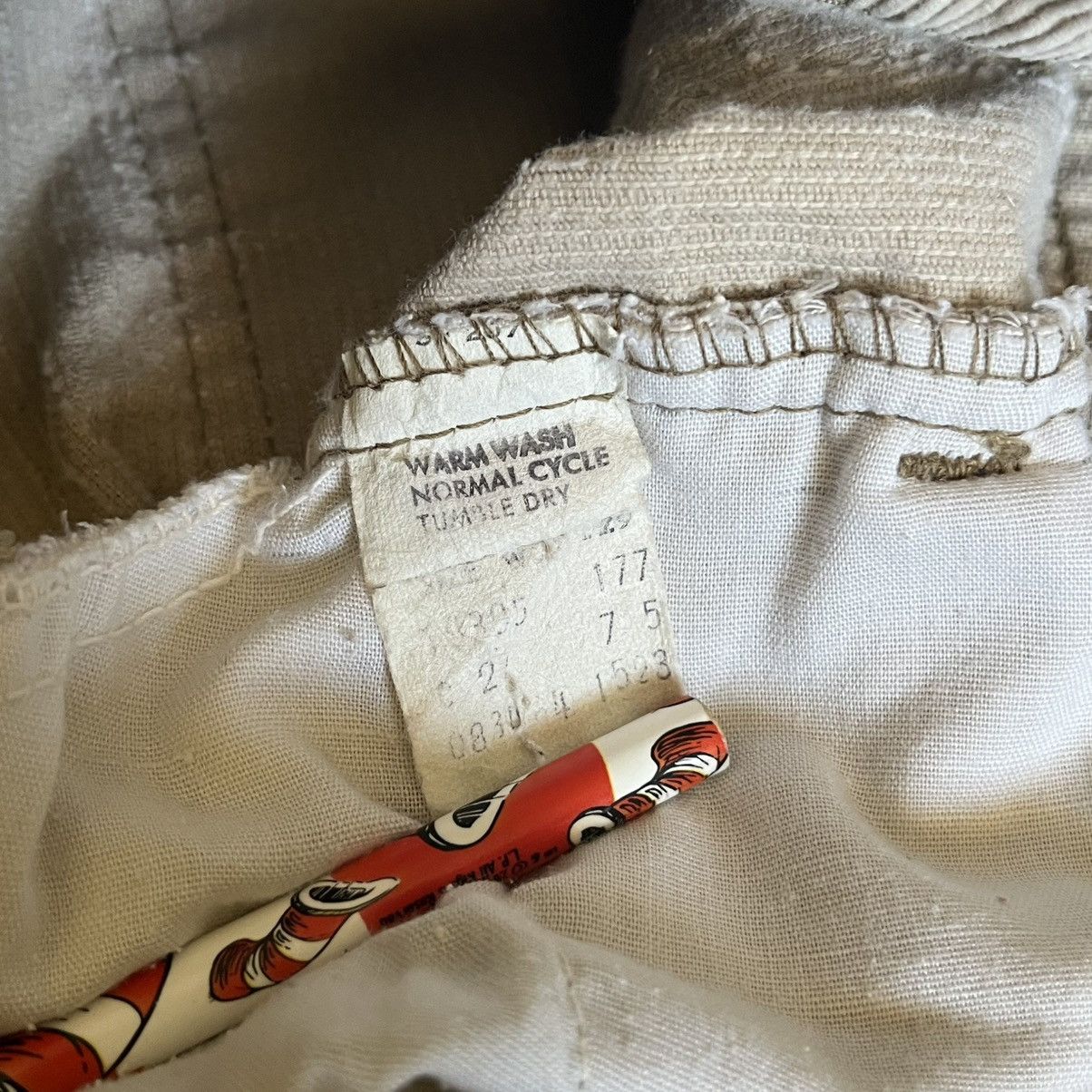 Levi's Vintage 1970s Levi’s Corduroy Bell Bottom Flare Jeans 27x28 Size US 27 - 10 Thumbnail
