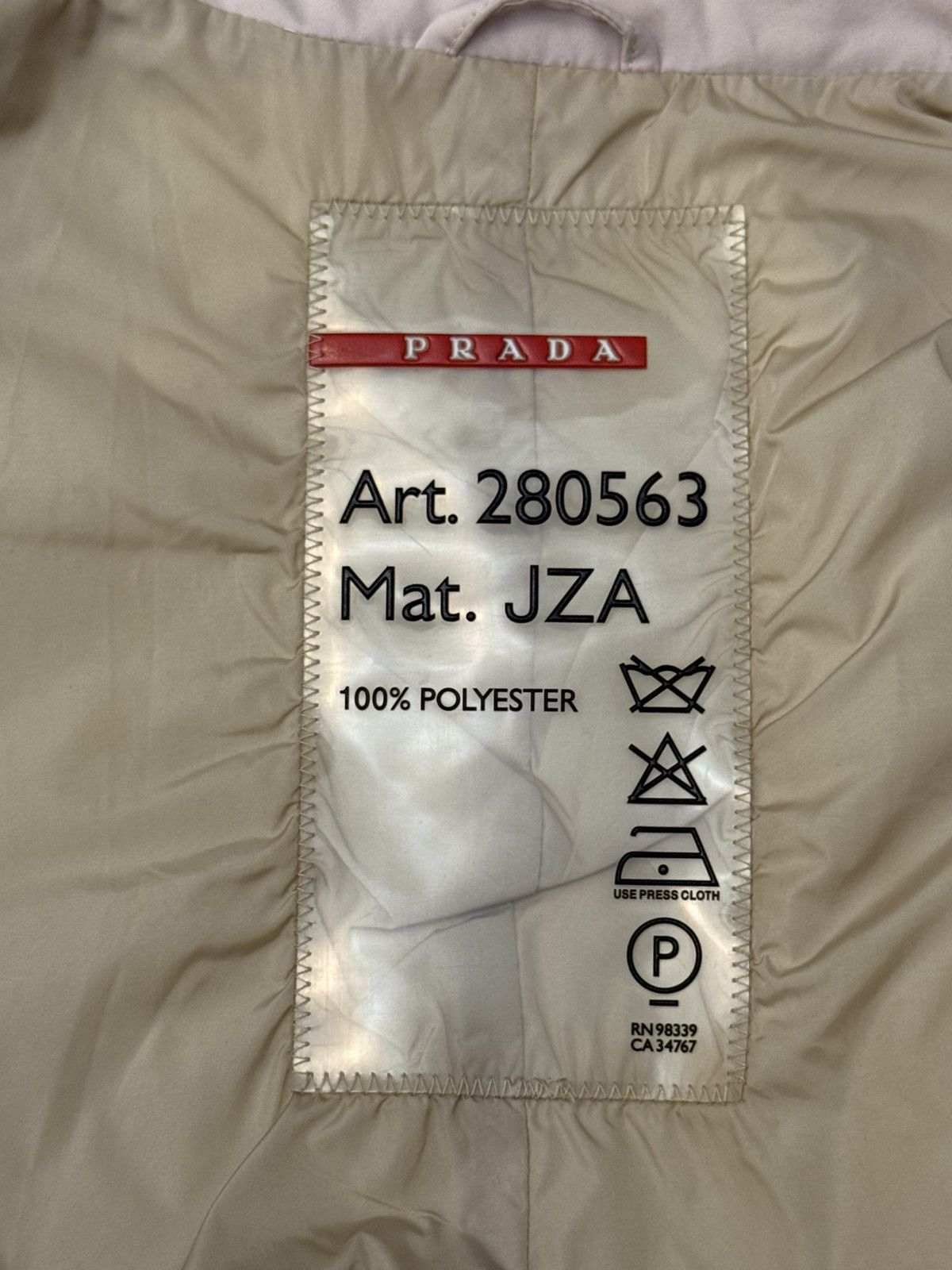 Prada Prada Red Tab Jacket blazer nylon Size M / US 6-8 / IT 42-44 - 7 Thumbnail