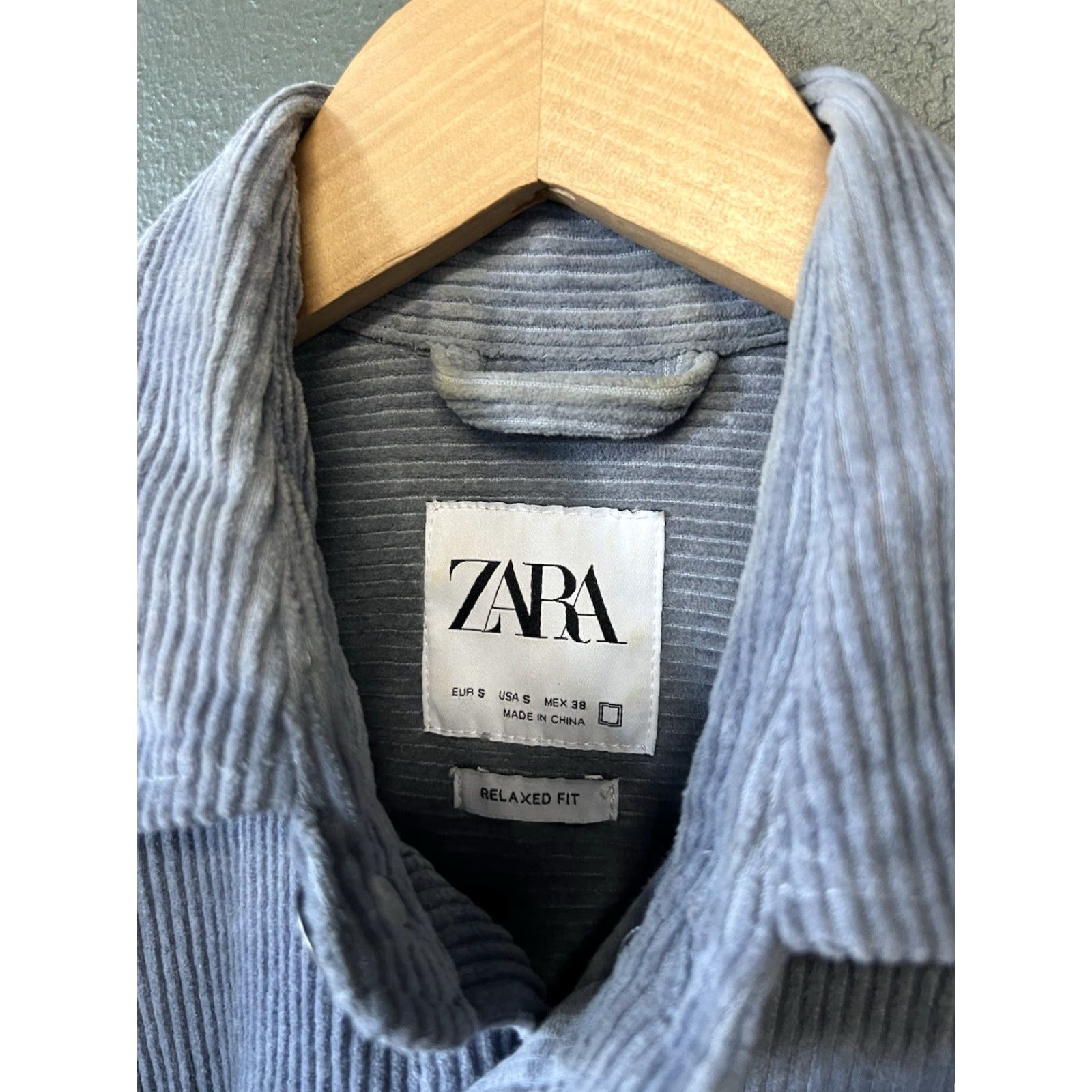 Zara Zara Blue Womens Corduroy Long Sleeve Button Up Jacket Size Small User: Zara Blue Womens Corduroy Long Sleeve Button Up Jacket Size Small Size S / US 4 / IT 40 - 3 Thumbnail