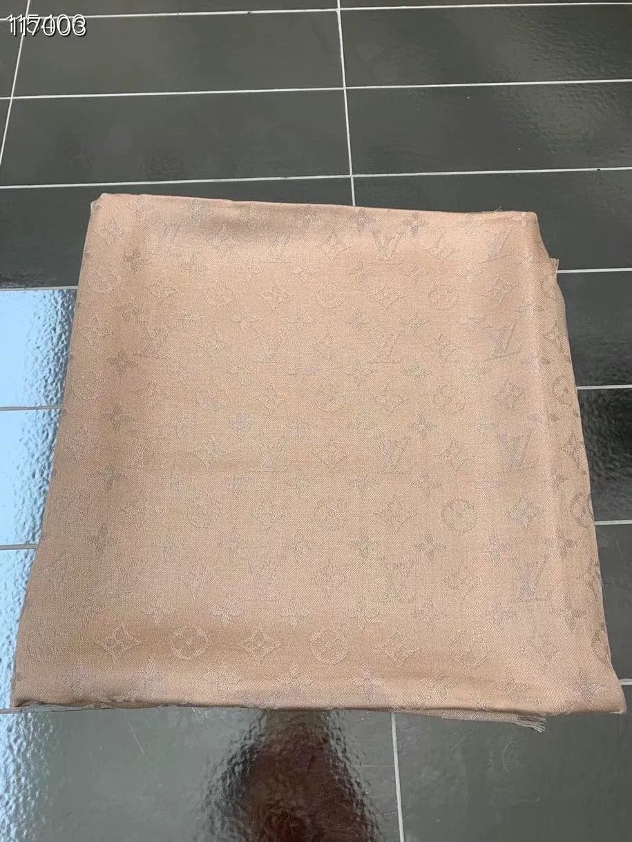 Louis Vuitton LV Monogram Logo Scarf Shawl Size ONE SIZE - 1 Thumbnail