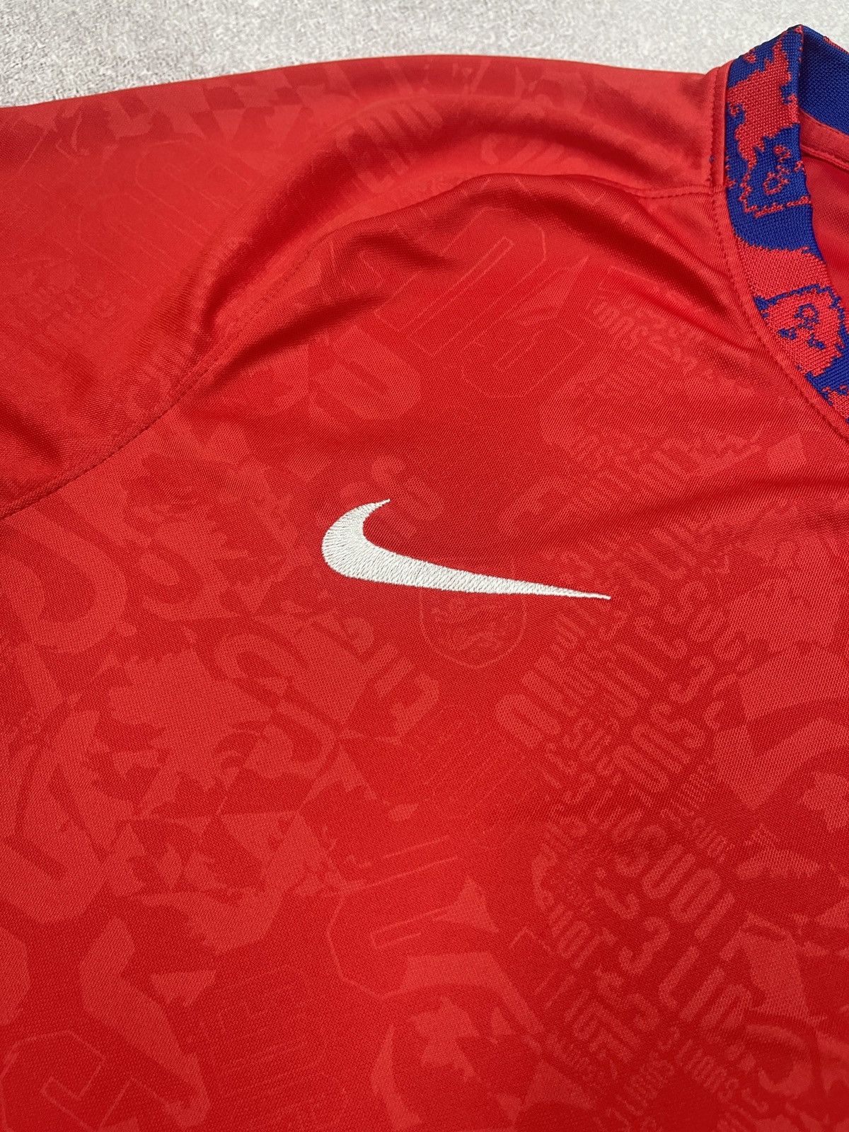 Nike Mens Nike England Football Soccer Jersey Red Size XL Size US XL / EU 56 / 4 - 5 Thumbnail