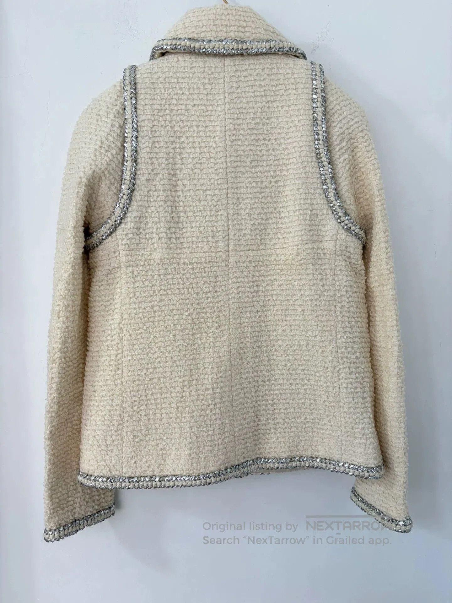 Chanel Chanel Beige Tweed Pearl Button Jacket. Size US S / EU 44-46 / 1 - 2 Thumbnail