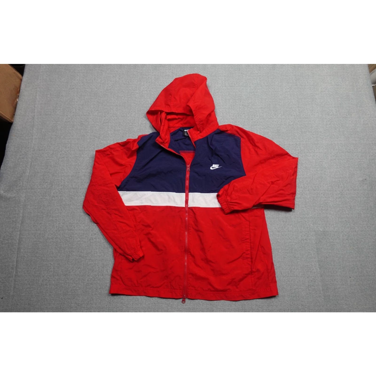Nike Nike Windbreaker Jacket Mens XL Red Packable Lightweight Hooded Windbreaker Nike Jacket XL Mens Red Size US XL / EU 56 / 4 - 5 Thumbnail