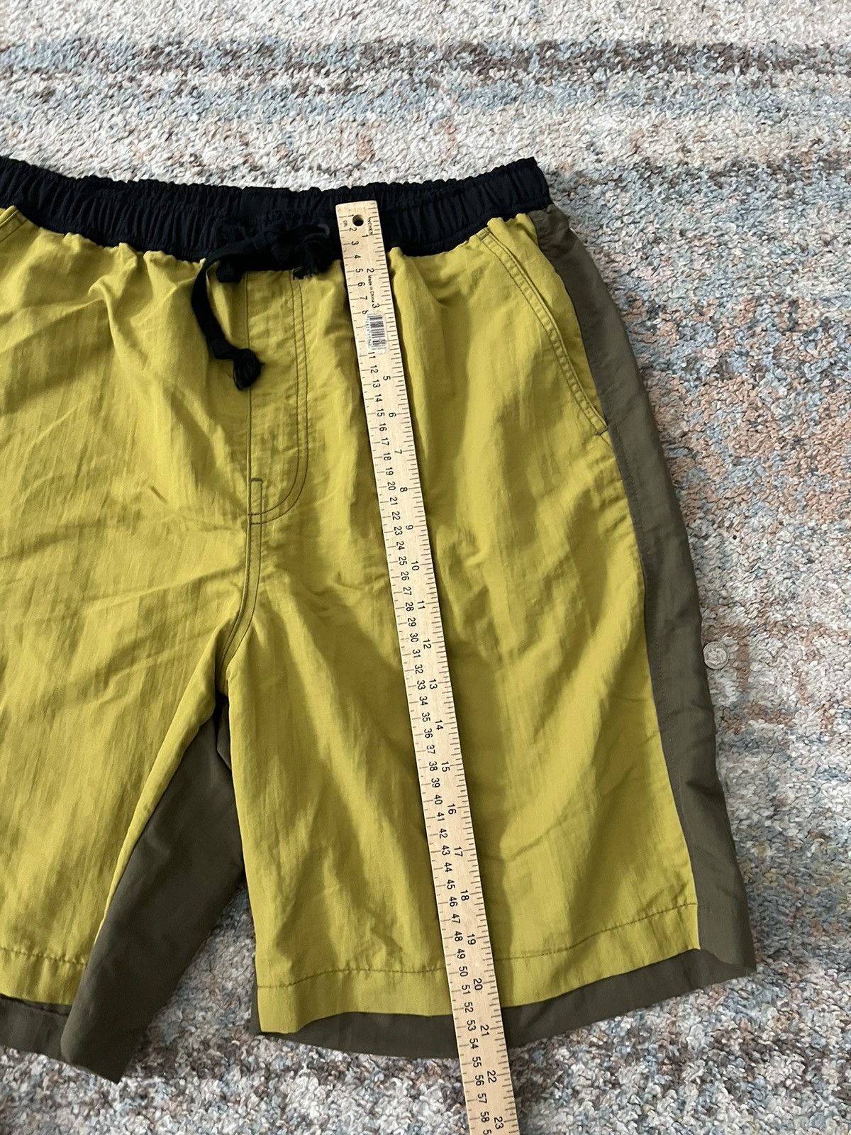 Marni × Uniqlo Marni x Uniqlo Green Colorblock Nylon Shorts Size US 34 / EU 50 - 6 Thumbnail