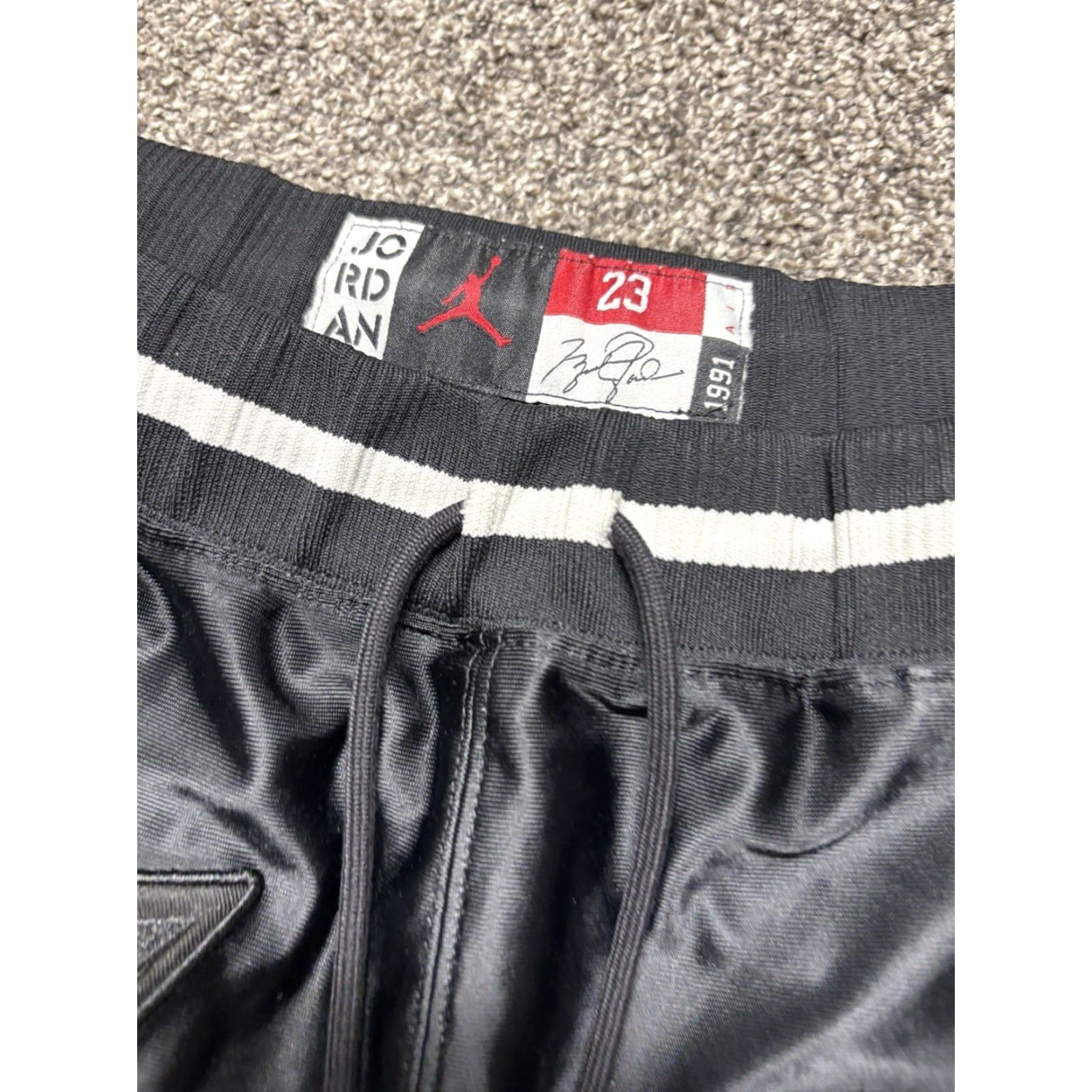 Jordan Brand **Air Jordan Mens 2XL Black Diamond Nike Shorts AT9972** User: **Mens Air Jordan 2XL Black Diamond Nike Shorts AT9972** Size US 39 - 7 Thumbnail