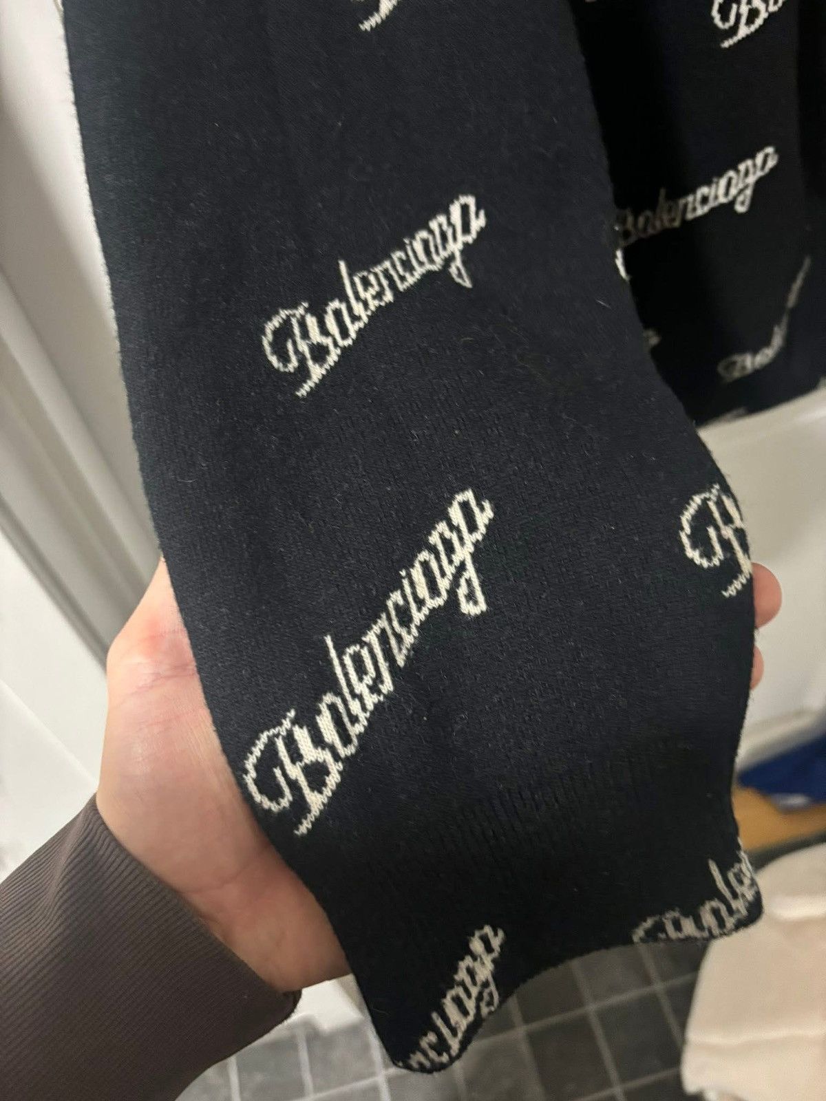 Balenciaga All over logo sweater Size US L / EU 52-54 / 3 - 5 Thumbnail