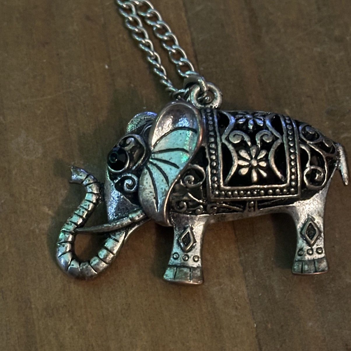 Other Silver tone filigree elephant pendant necklace Size ONE SIZE - 4 Thumbnail