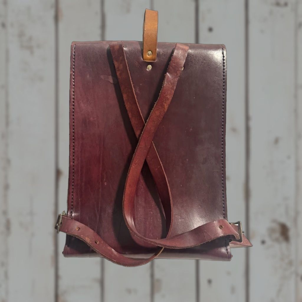 VINTAGE GENUINE MIFLAND LEATHER BAG BACKPACK US MADE W/ STRAP Burgundy Unisex Adults Large Backpack USA Theme 90s?