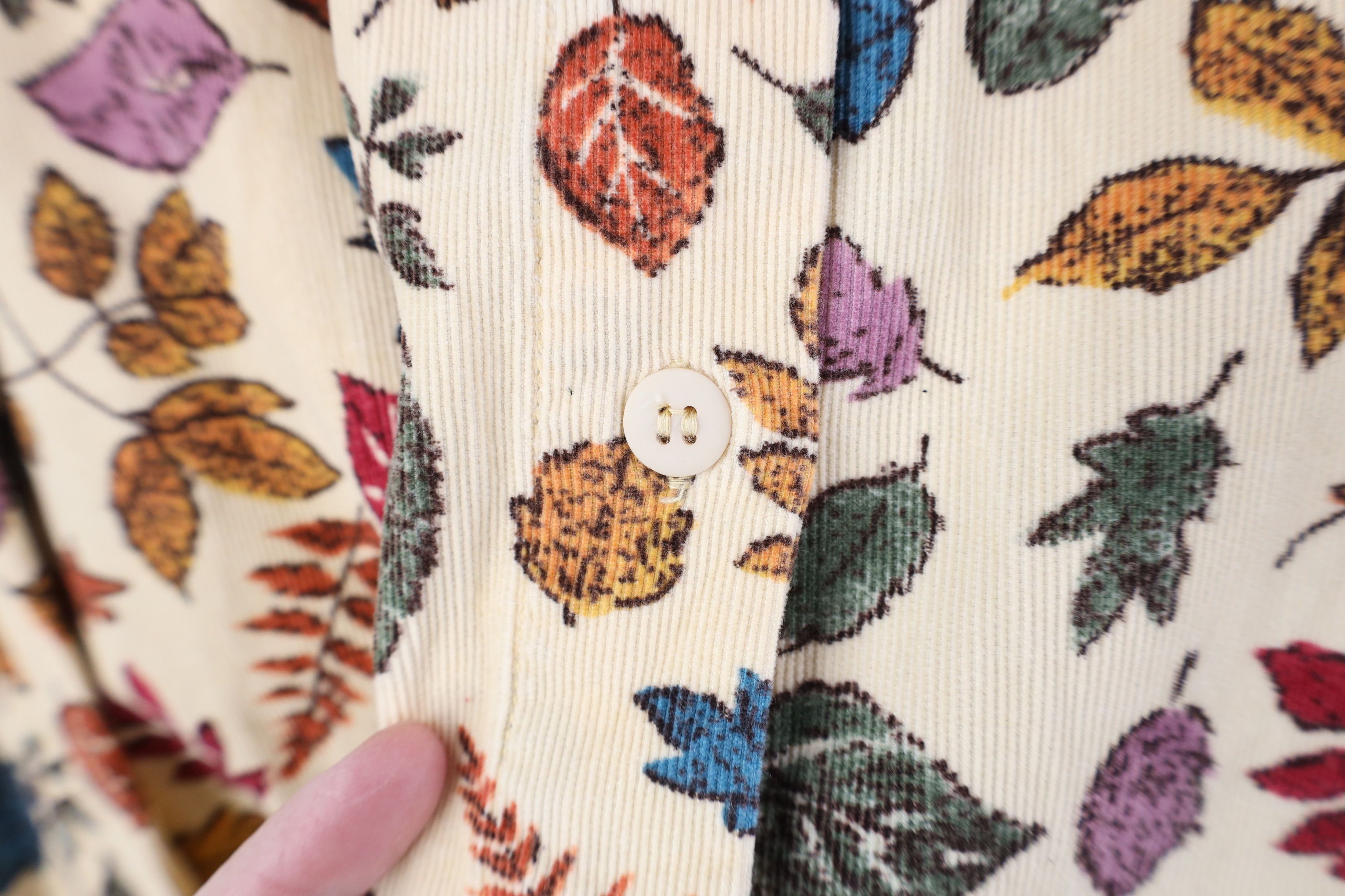 Vintage Vintage 90s Streetwear Leaf Corduroy Collared Button Shirt Size L / US 10 / IT 46 - 4 Thumbnail