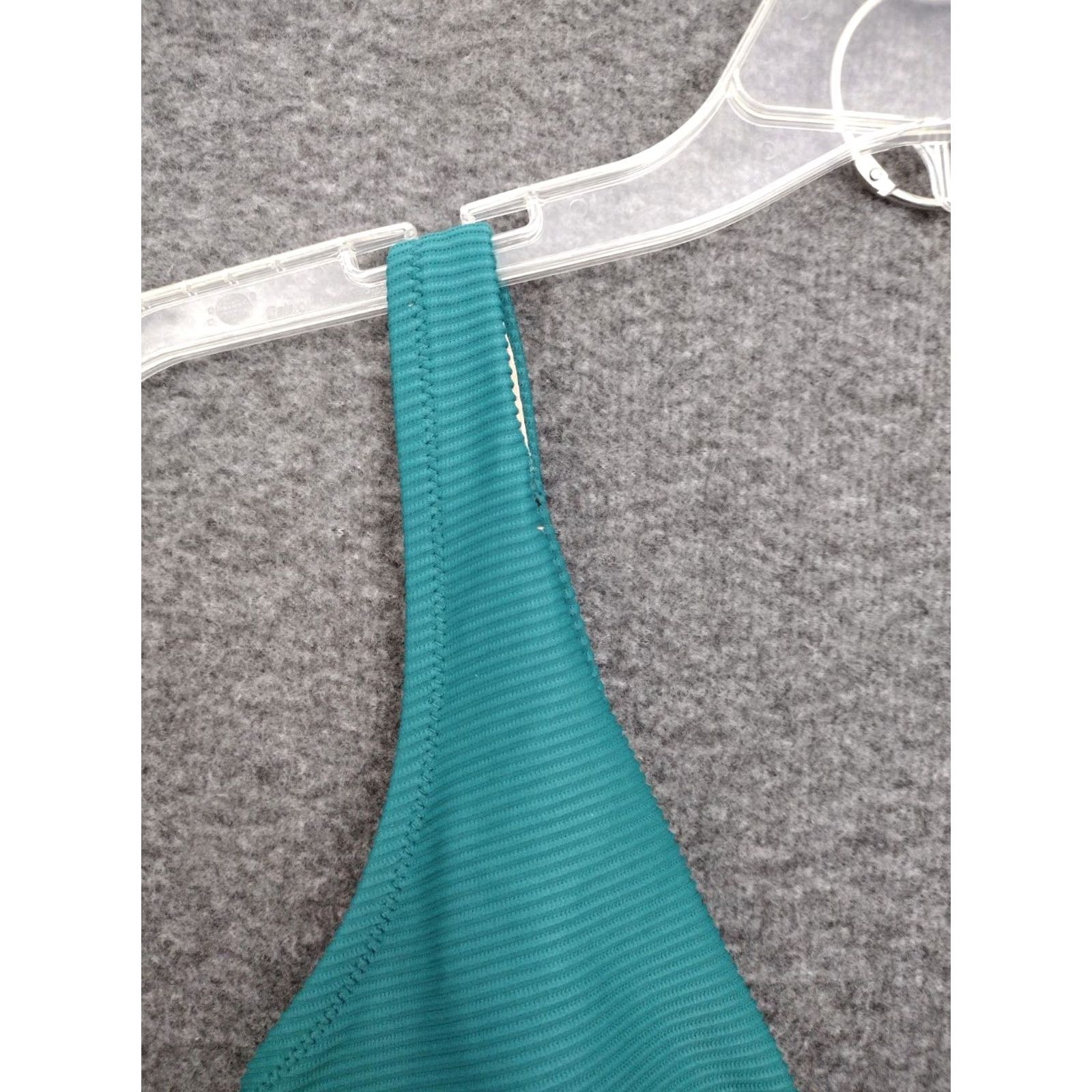 Vintage Shade & Shore Bikini Top Shade & Shore Green Textured Plunge Bikini Top M Women Narrow? Size M / US 6-8 / IT 42-44 - 7 Thumbnail