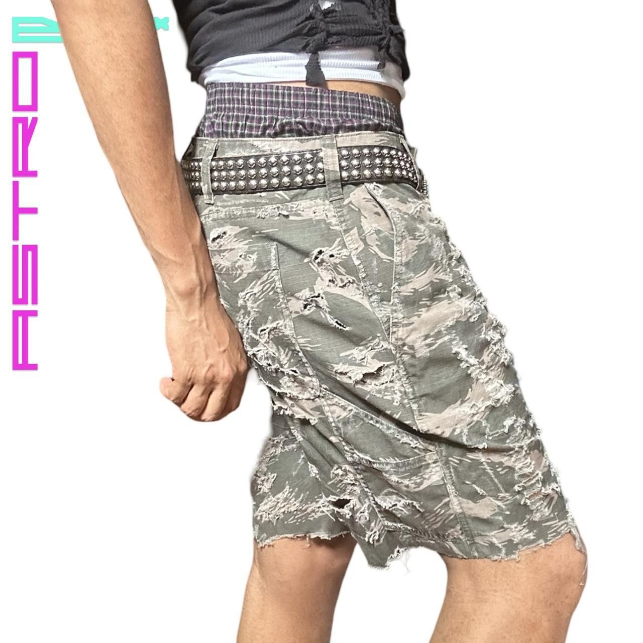 Abercrombie & Fitch A&F Distressed Green Camouflage Shorts _ 34" Size US 34 / EU 50 - 2 Thumbnail